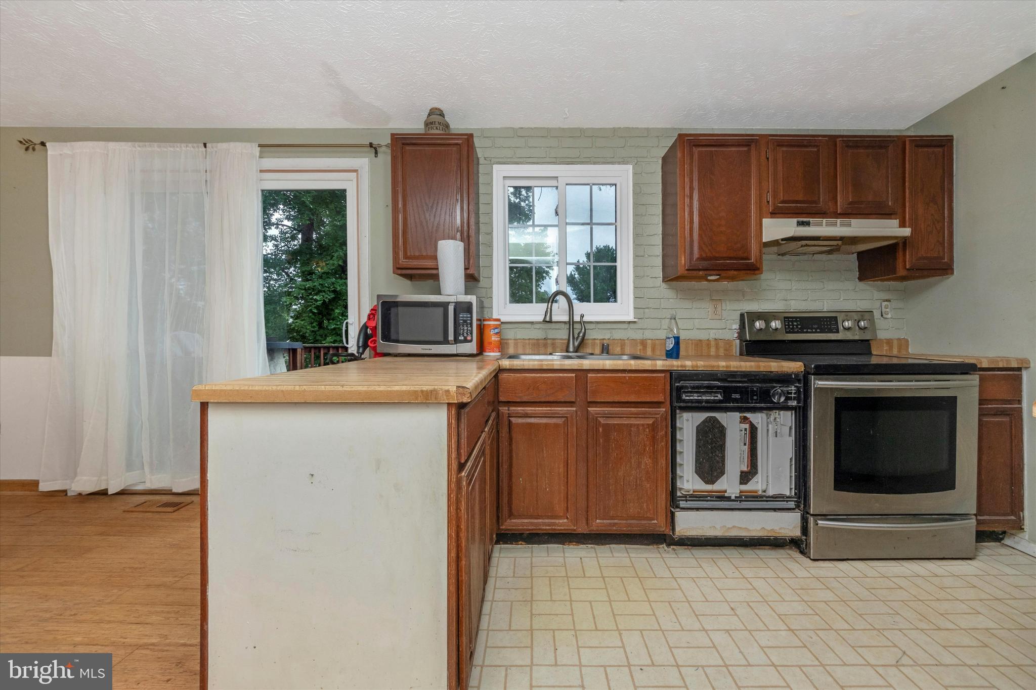 OAK SPRINGS - Residential