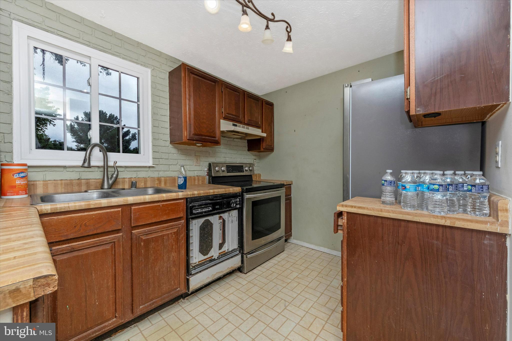 OAK SPRINGS - Residential