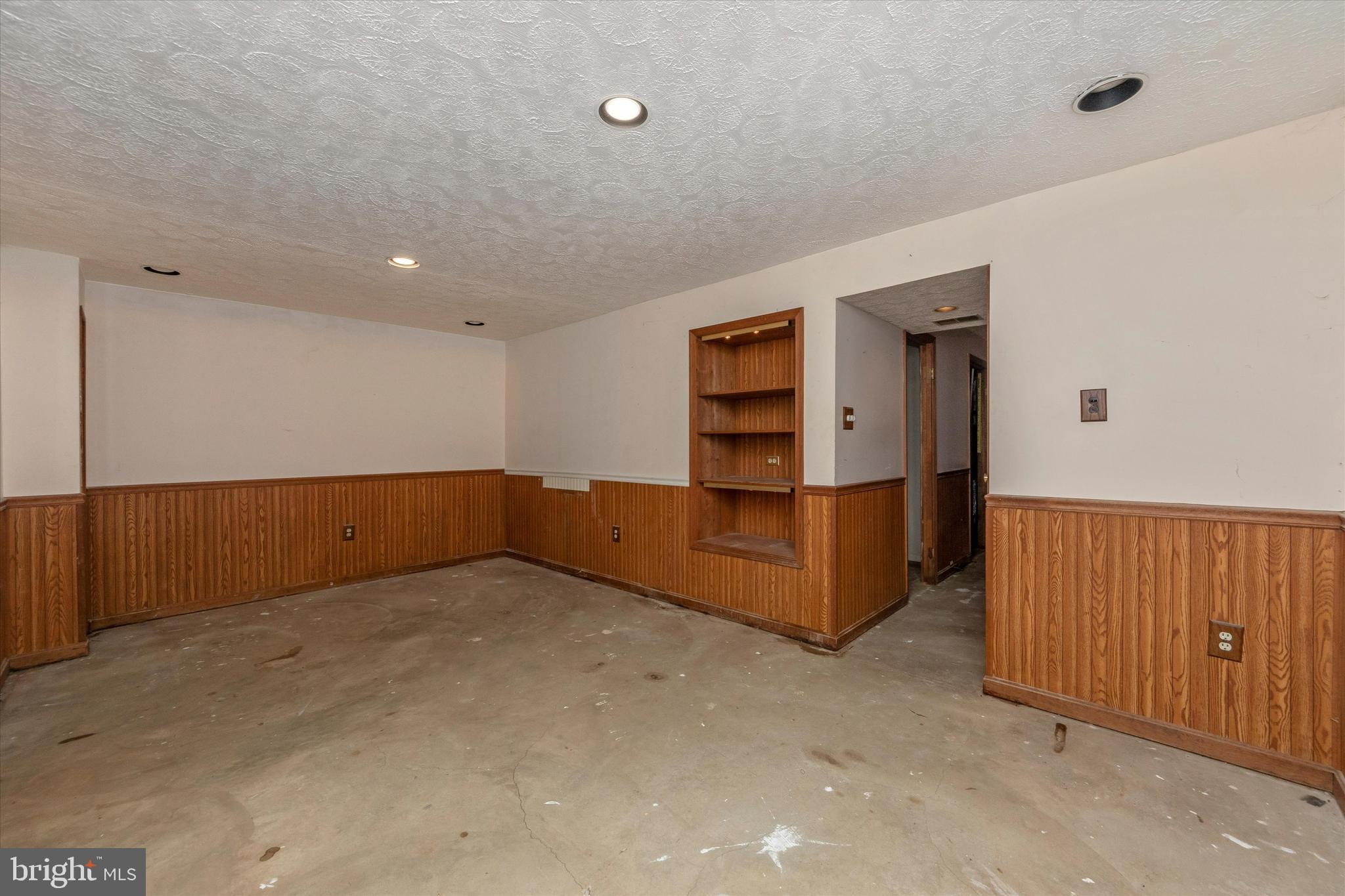 OAK SPRINGS - Residential