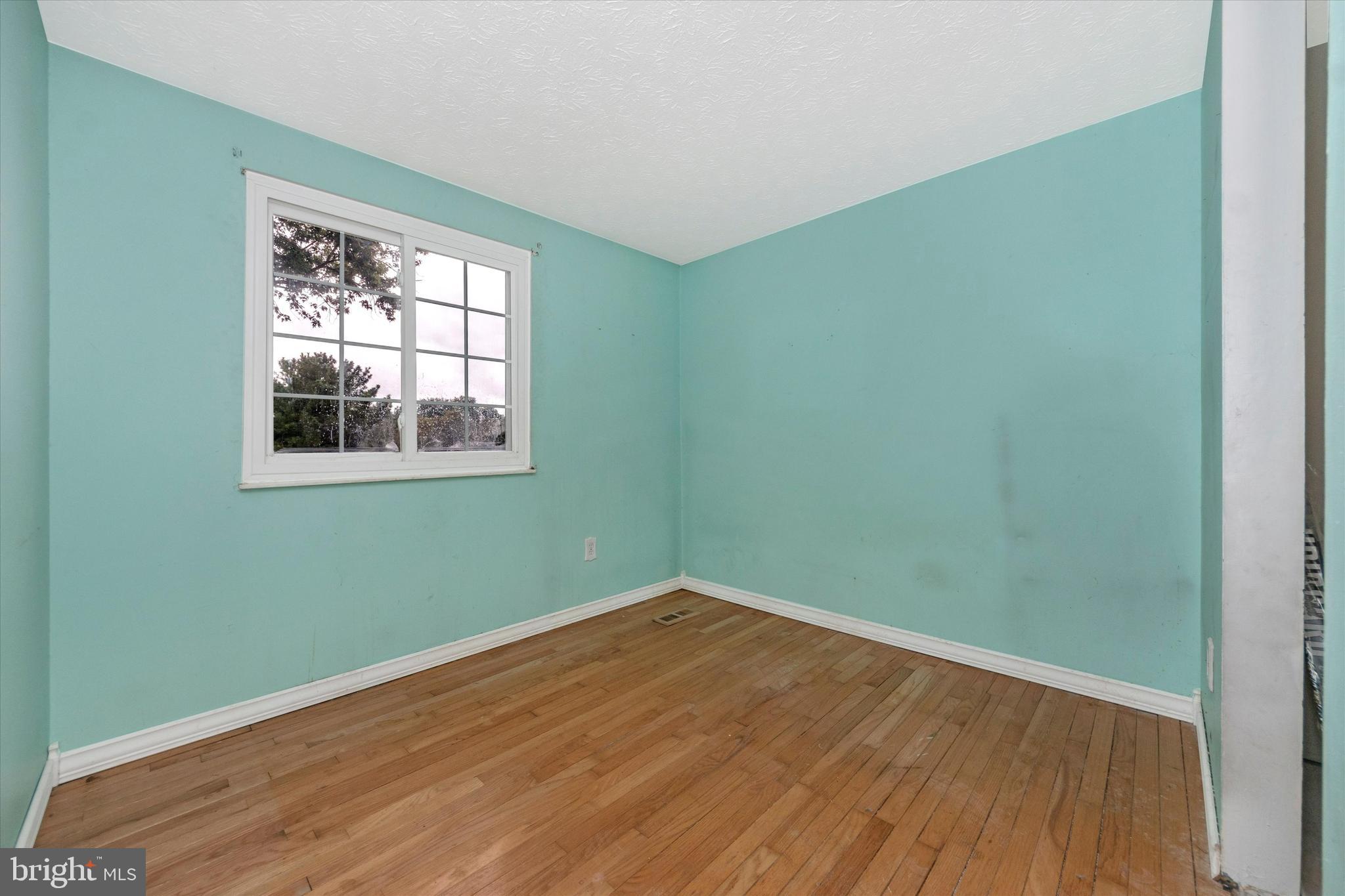 OAK SPRINGS - Residential