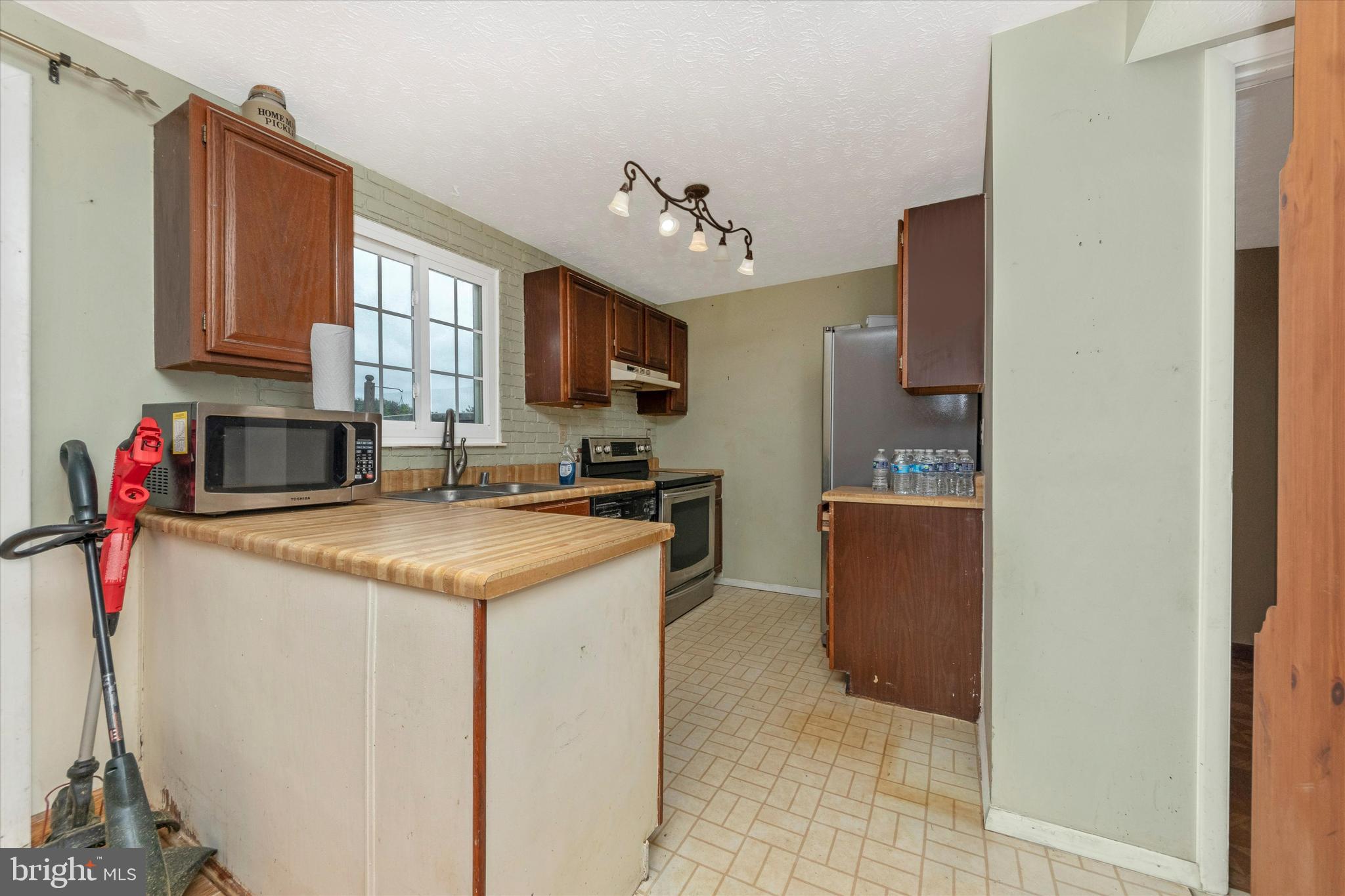 OAK SPRINGS - Residential