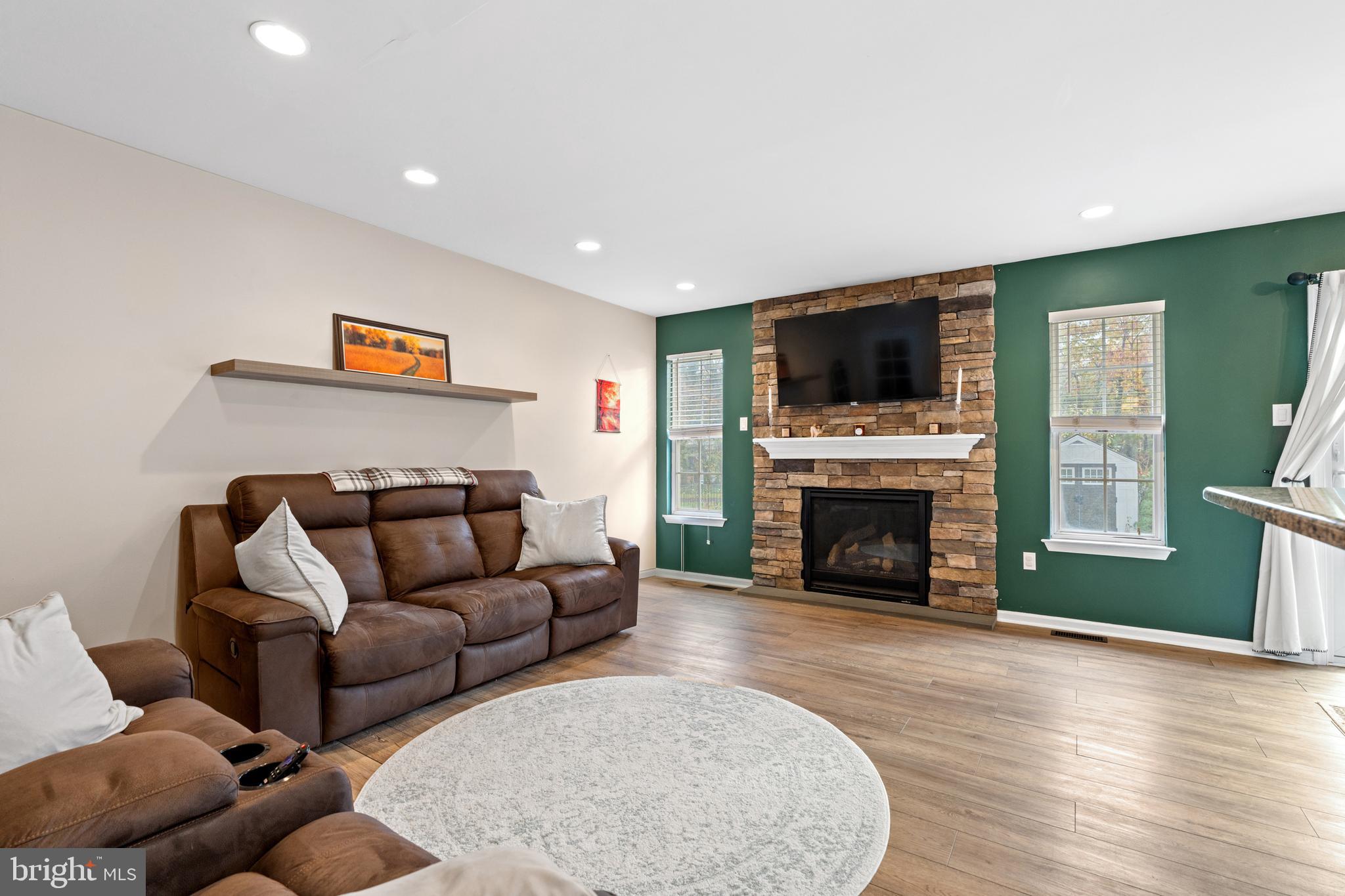 FORREST VIEW - Residential