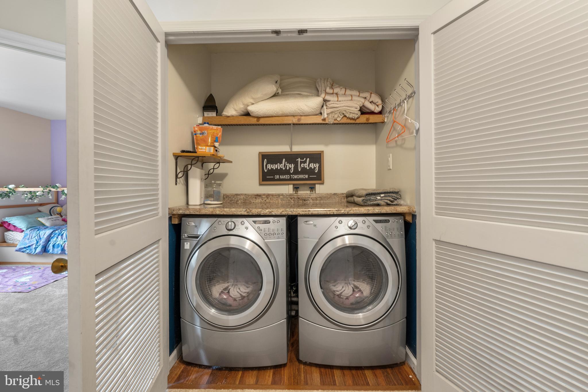 FORREST VIEW - Residential