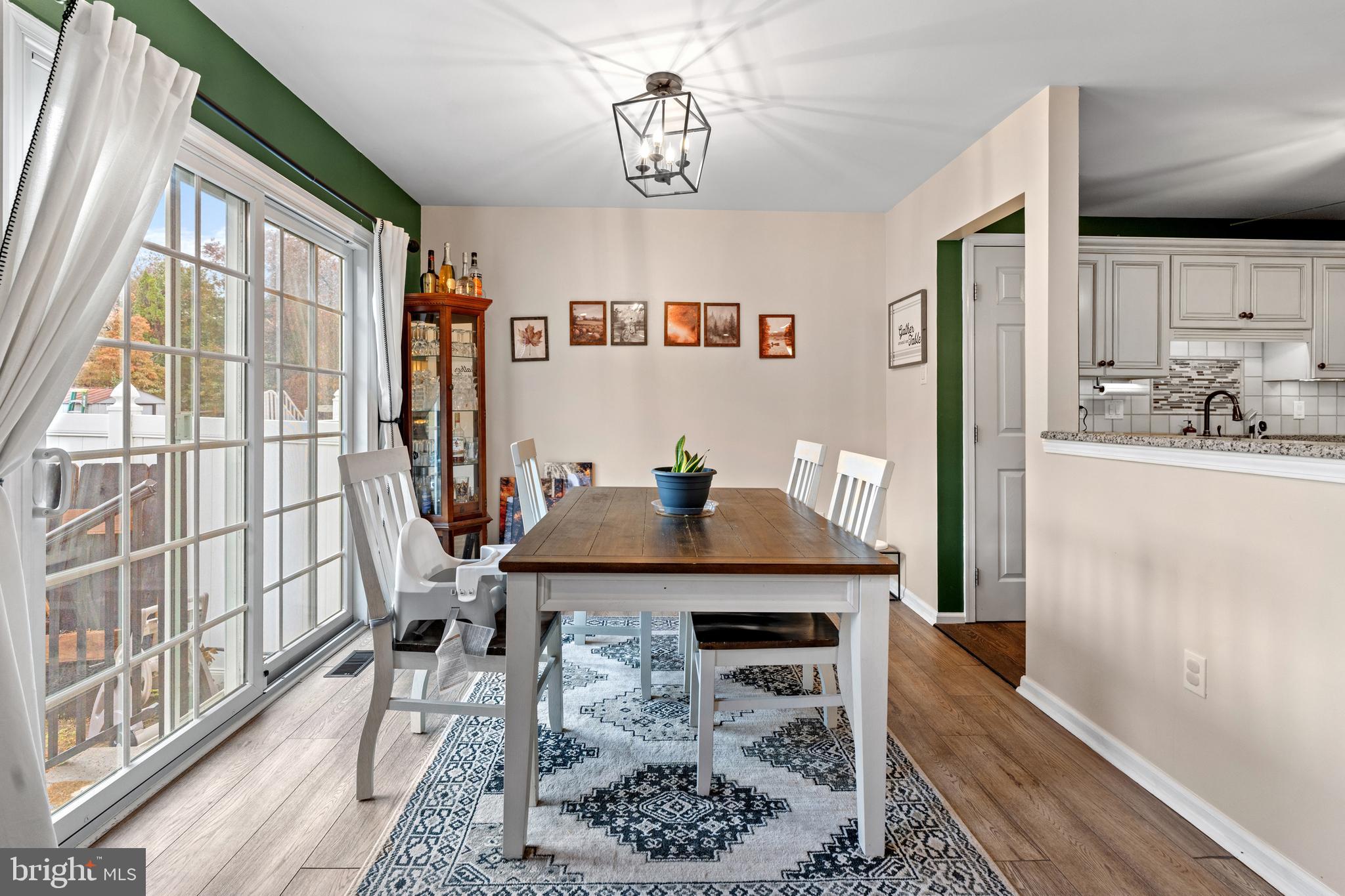 FORREST VIEW - Residential