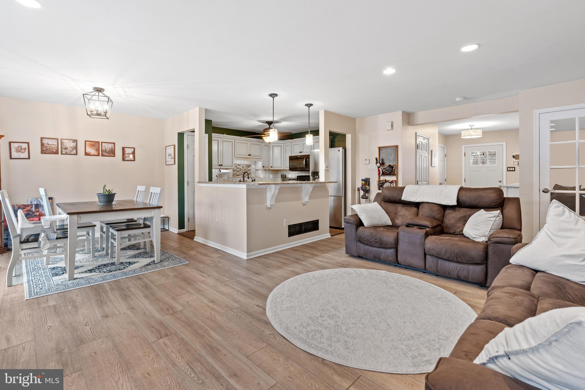 FORREST VIEW - Residential