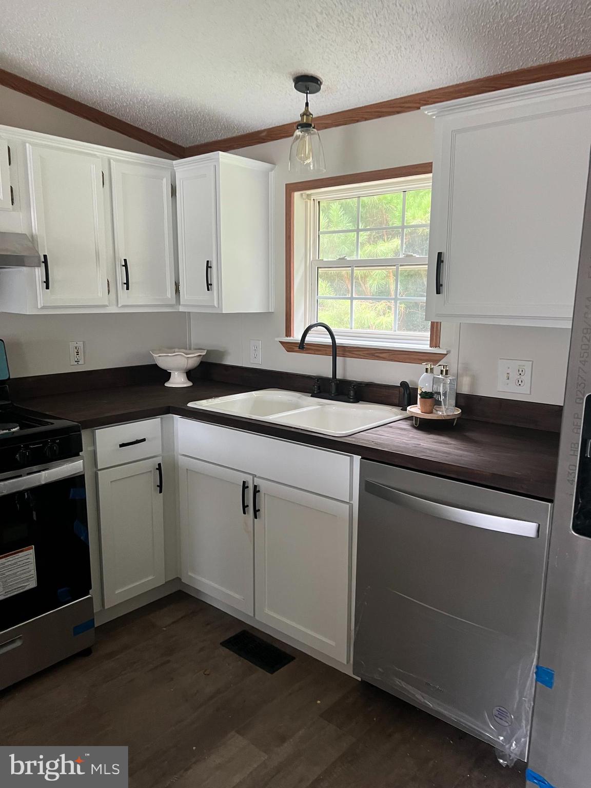 HEBRON WOODS - Residential