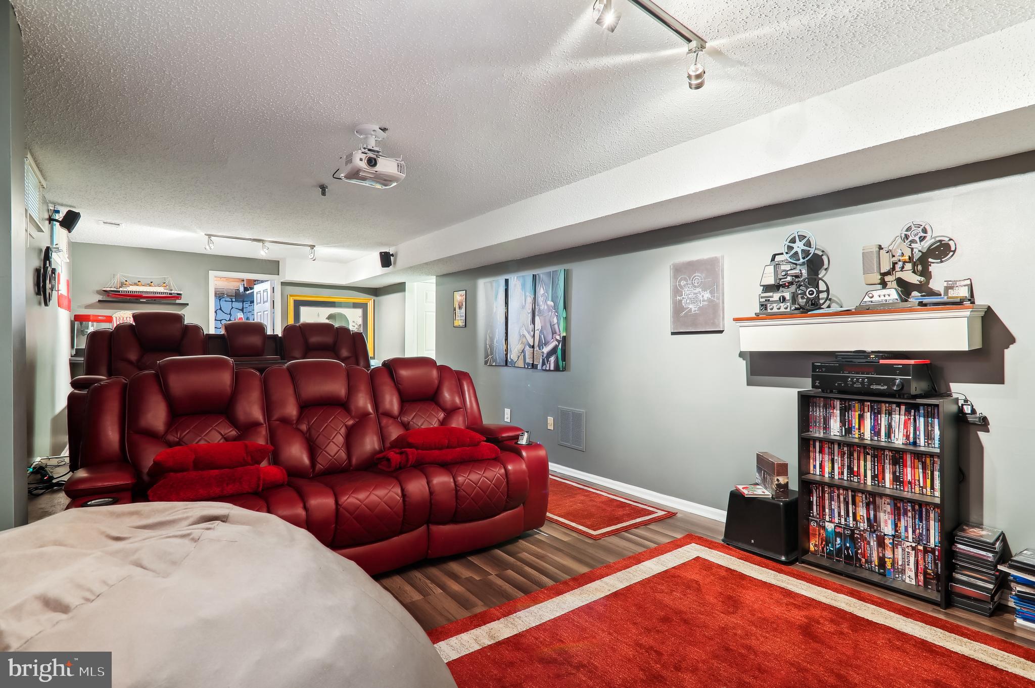 MIDDLEBRIDGE - Residential