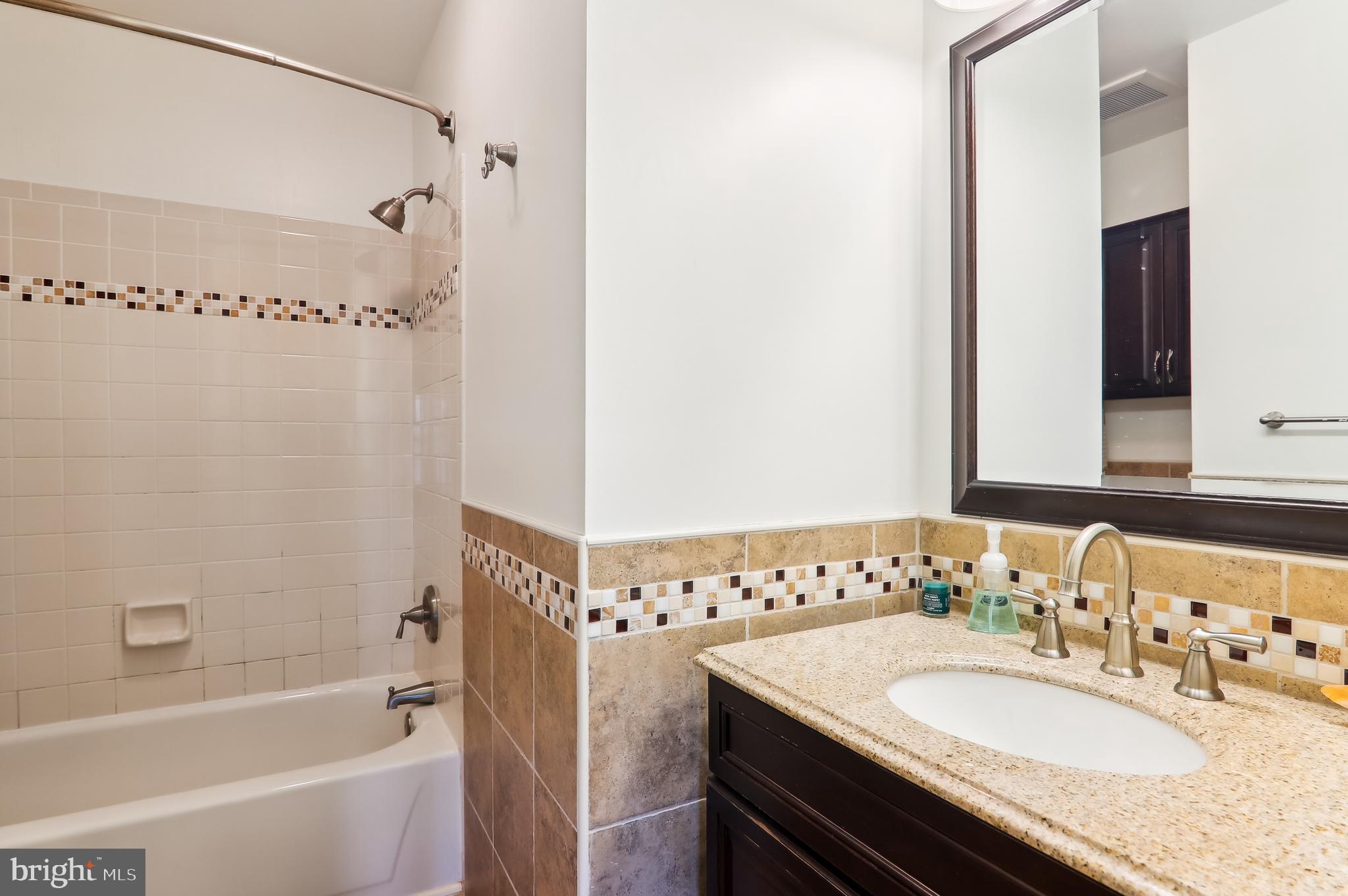 MIDDLEBRIDGE - Residential