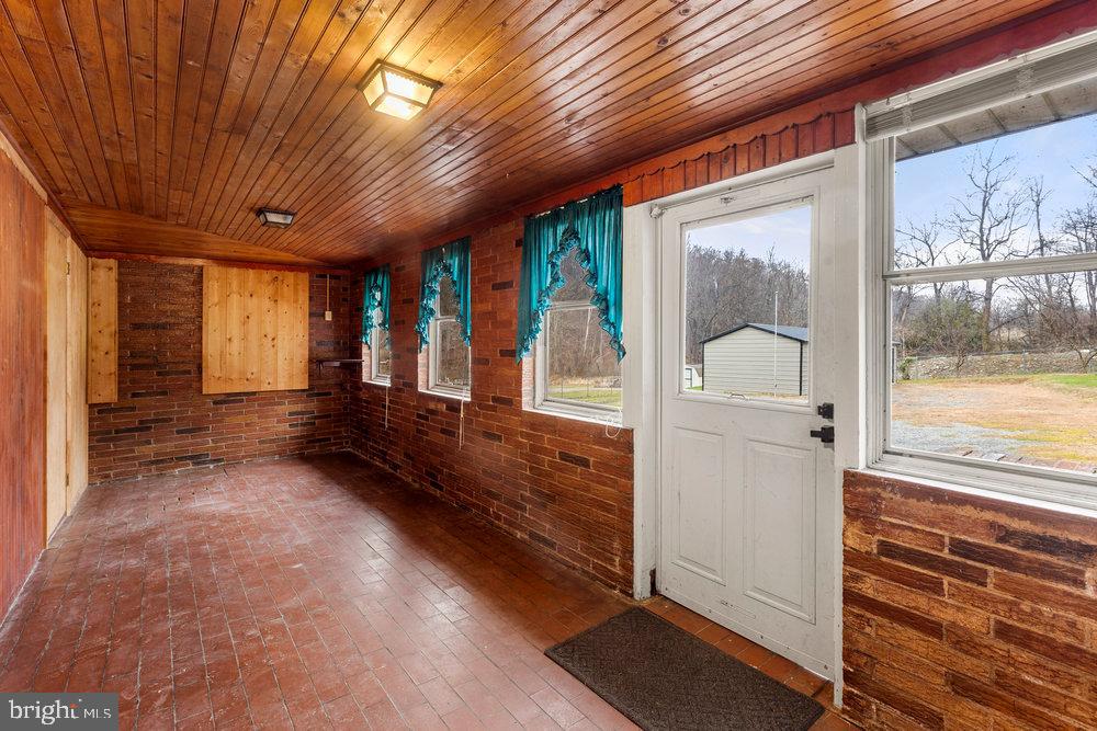 367 BRIDGE VALLEY ROAD