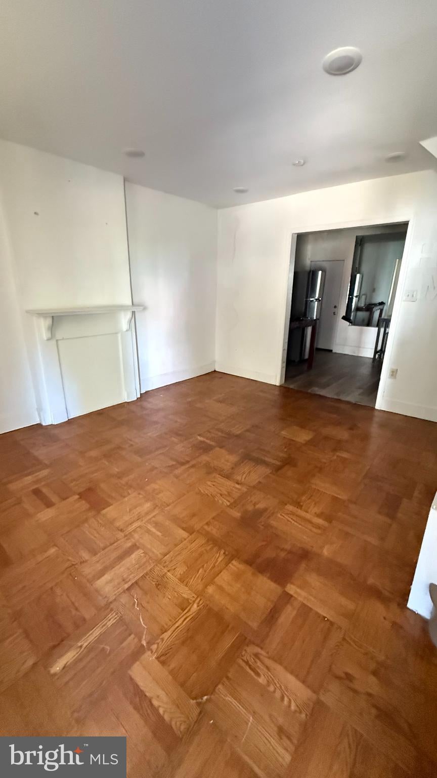 125 W DUVAL STREET