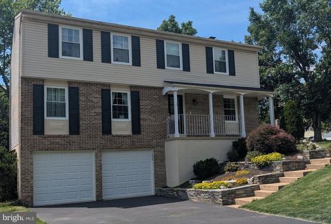 Photo of 6816 Rock Creek Court, ALEXANDRIA, VA 22306 (MLS # VAFX2291324)