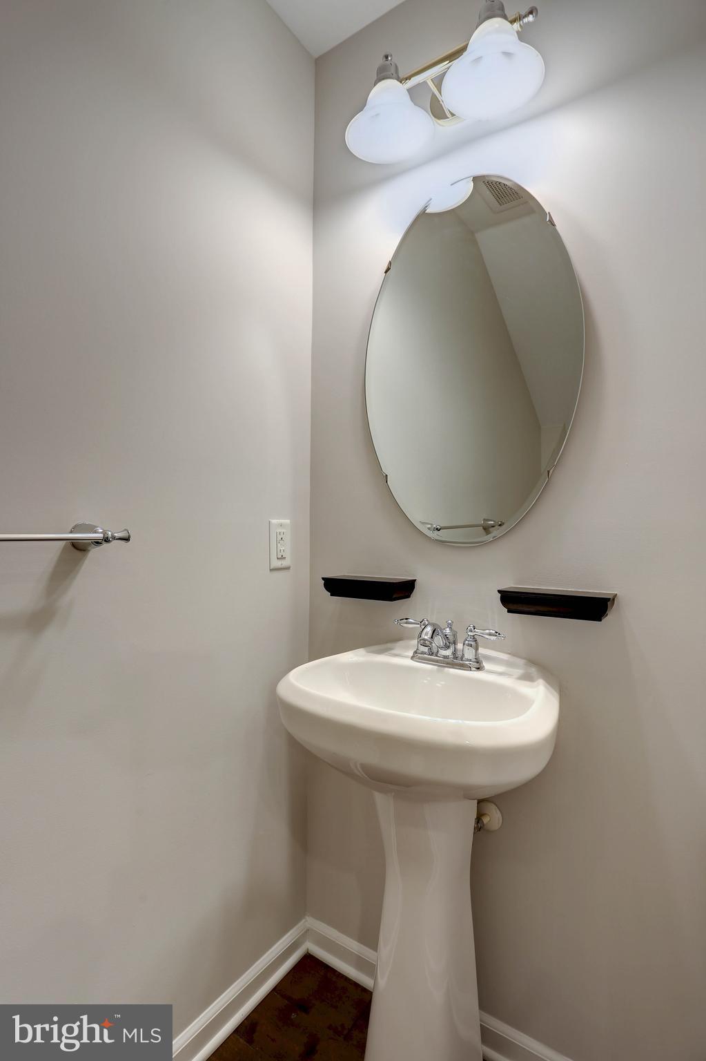 ELKRIDGE CROSSING - Residential