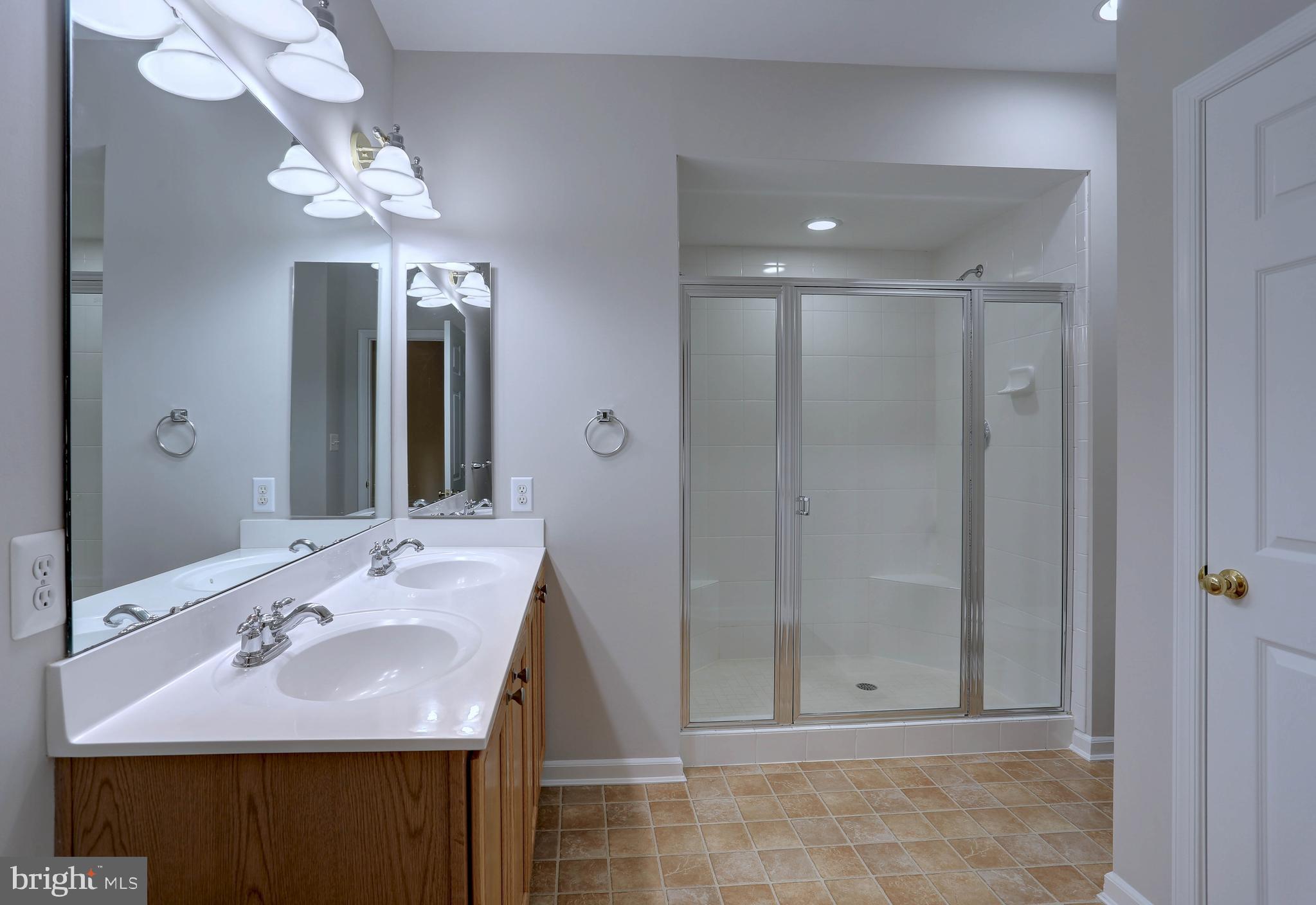 ELKRIDGE CROSSING - Residential