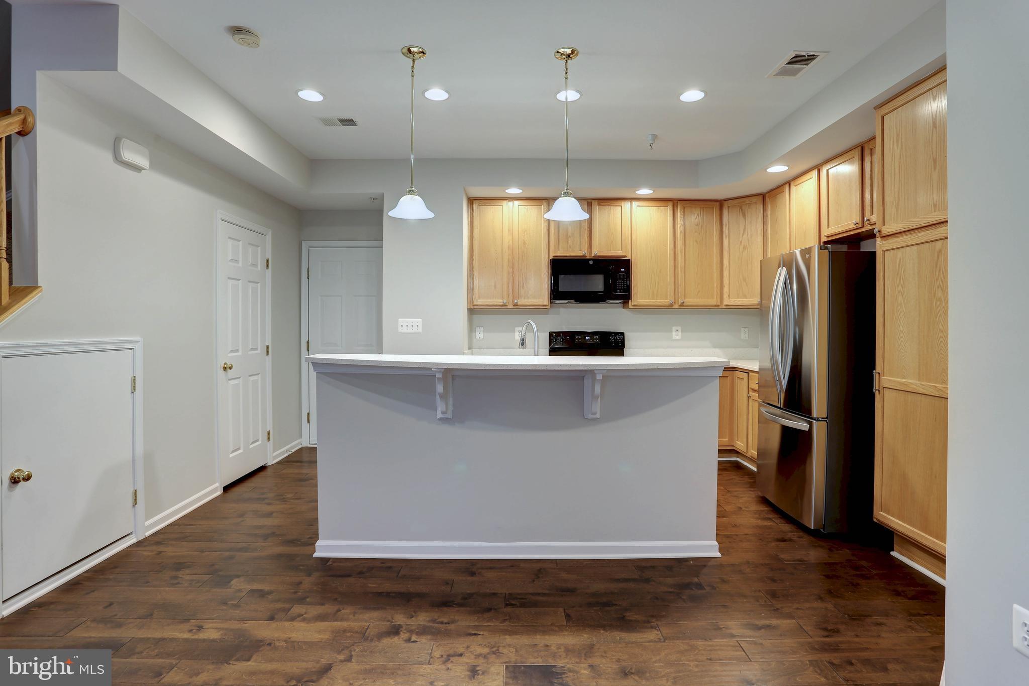 ELKRIDGE CROSSING - Residential