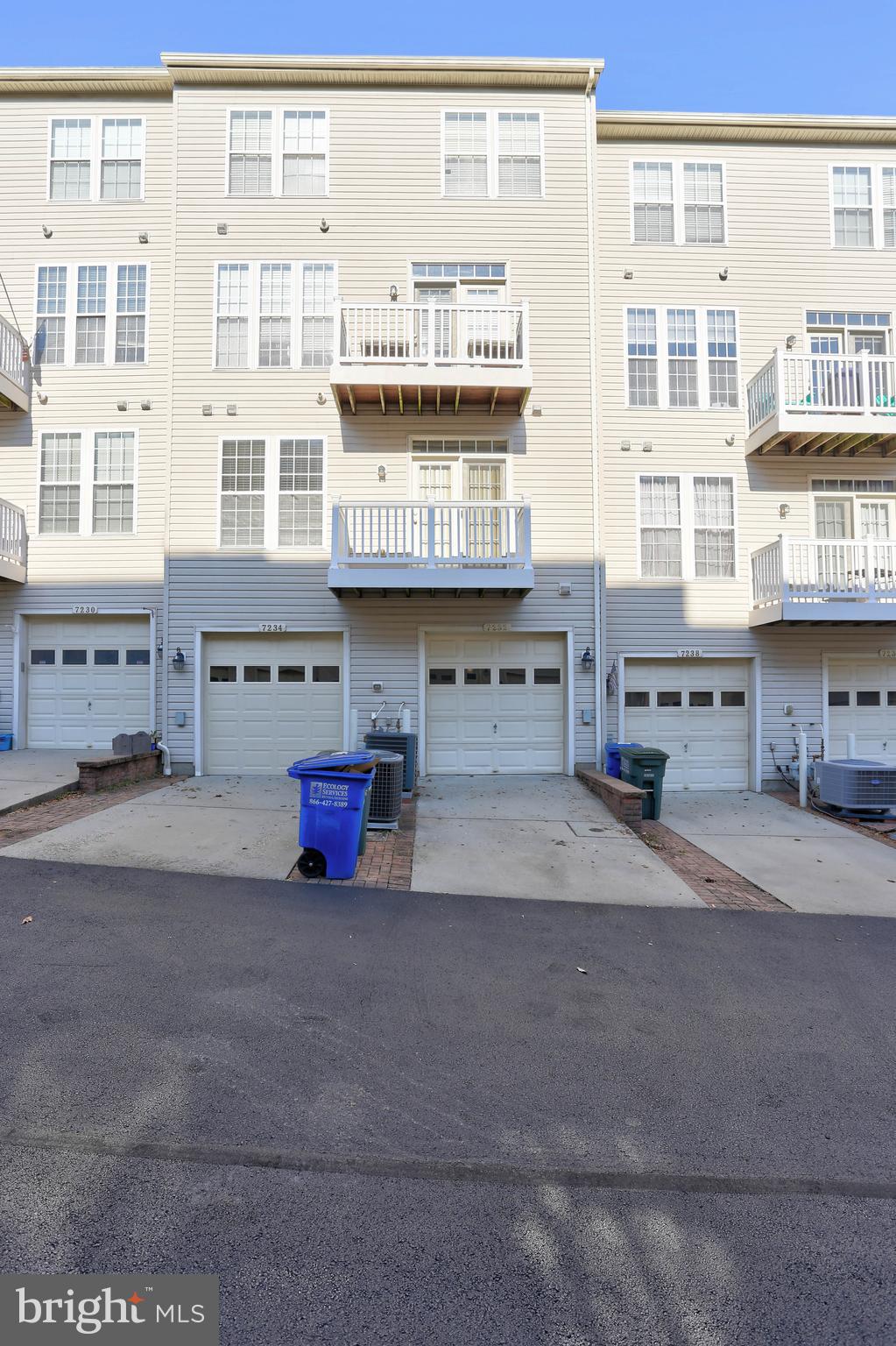 ELKRIDGE CROSSING - Residential