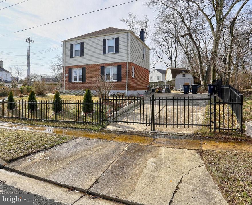 Nicely maintained Single Family Home in an excellent location!Close to DC line and public transportation.   3 bedrooms 1 full bath home. Spacious fenced yard and large driveway.  Easy access to 495 and DC Metro!