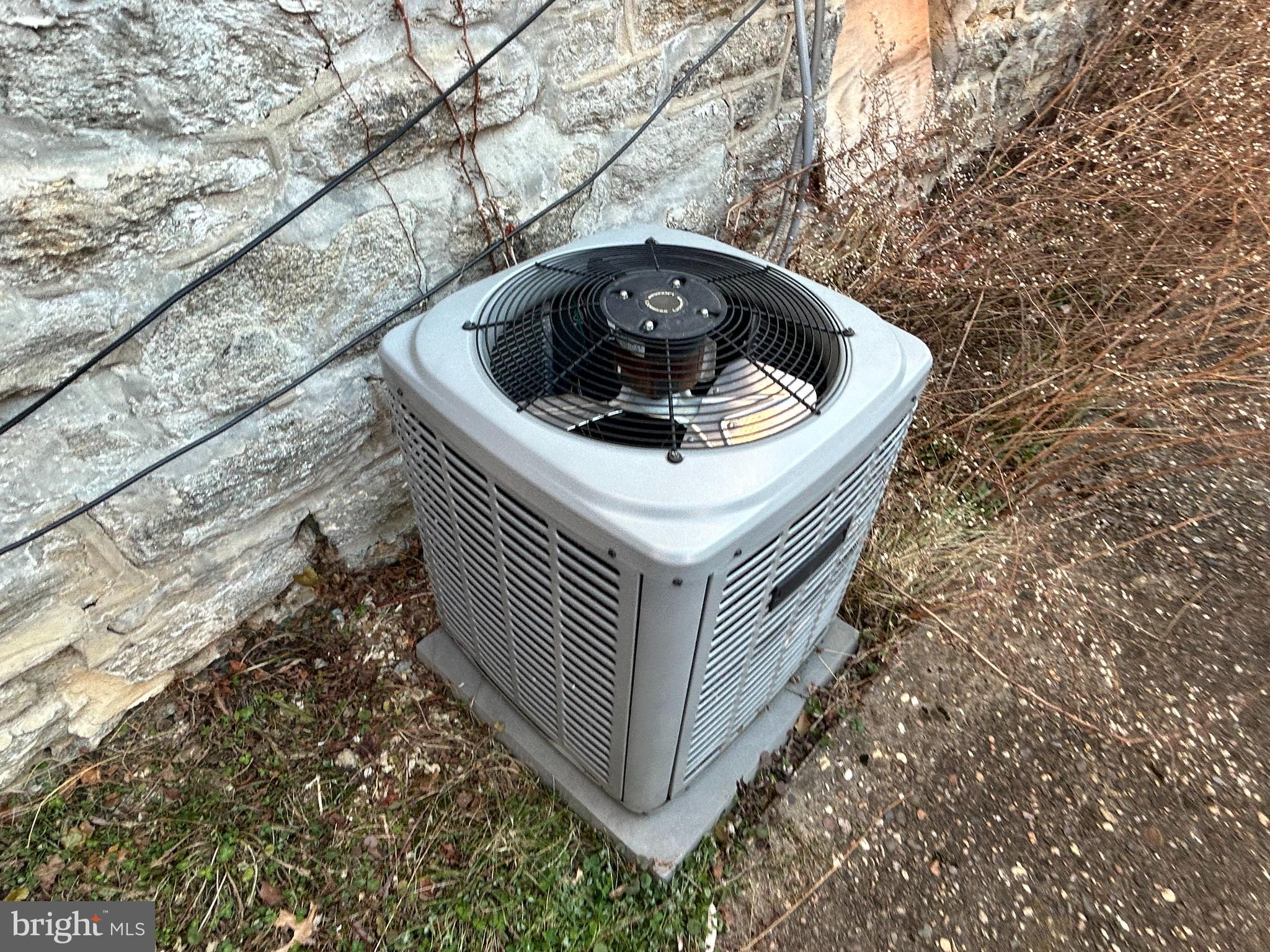 EAST FALLS - Residential Income