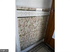 EAST FALLS - Residential Income