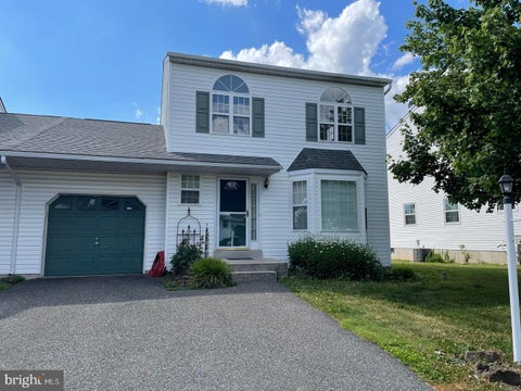 Townhouse For Rent - 131 Merion Drive<br/> Montgomery County, ROYERSFORD, PA 19468