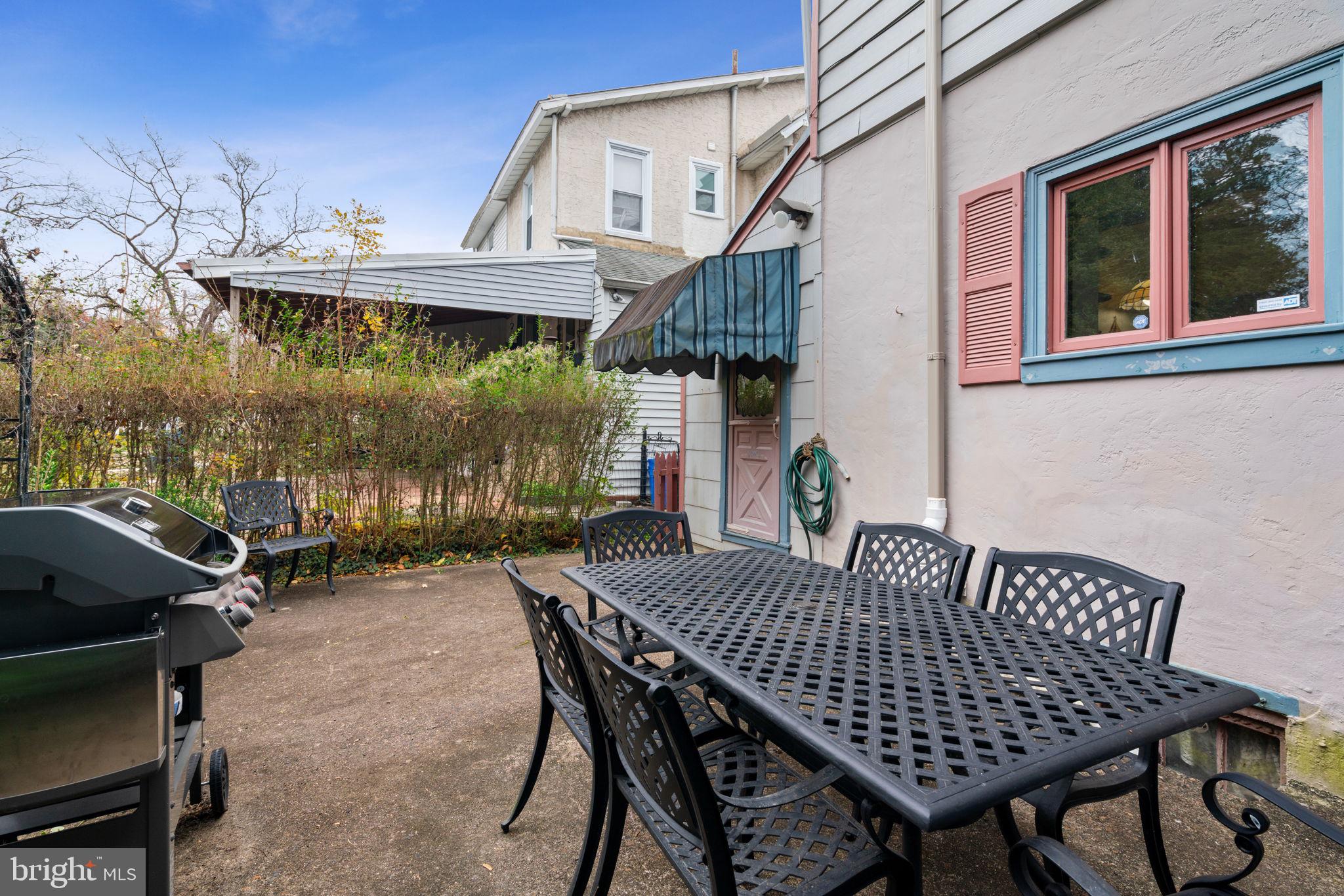ROXBOROUGH - Residential