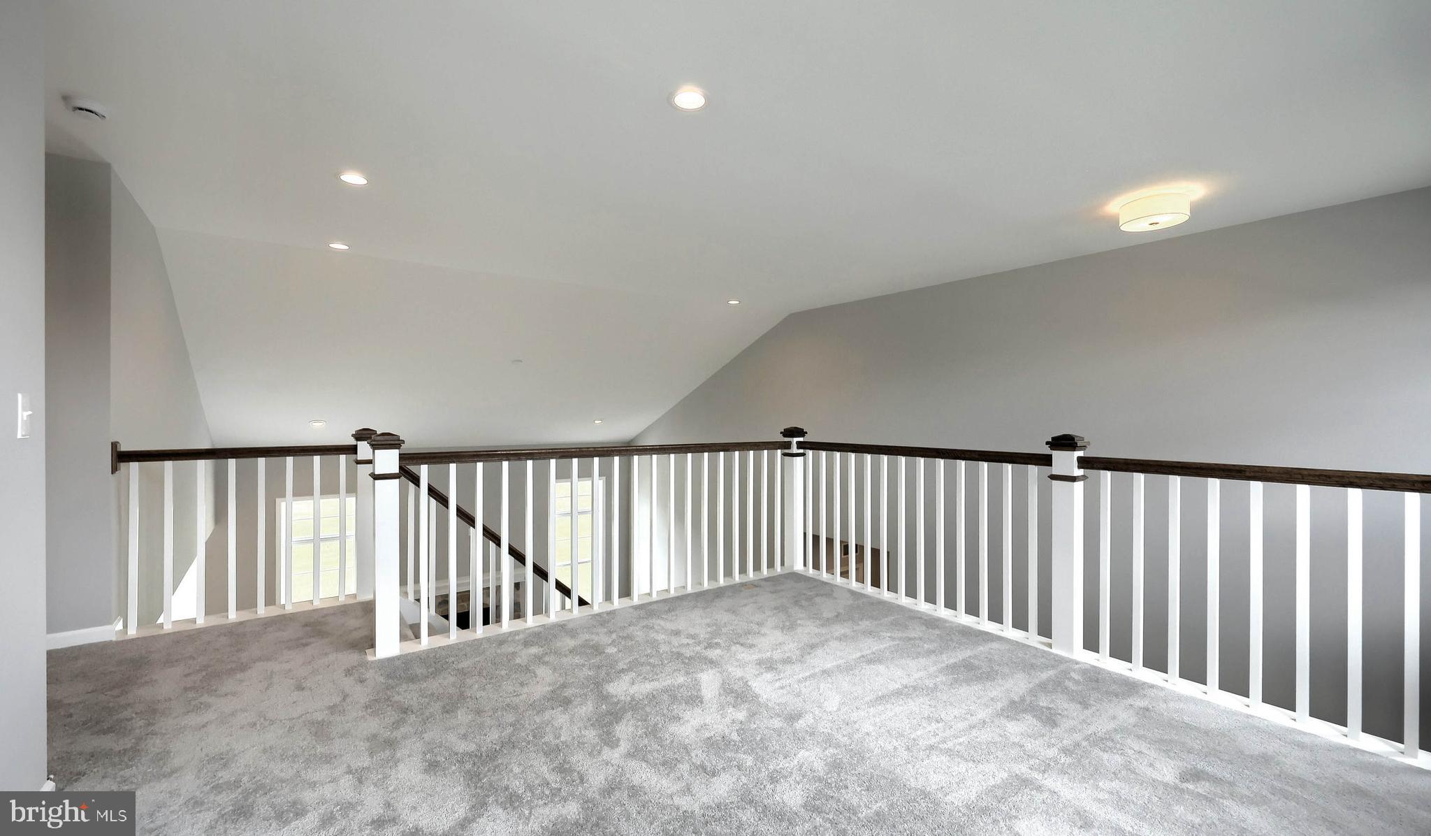 MOUNTAIN VIEW ESTATES - Residential