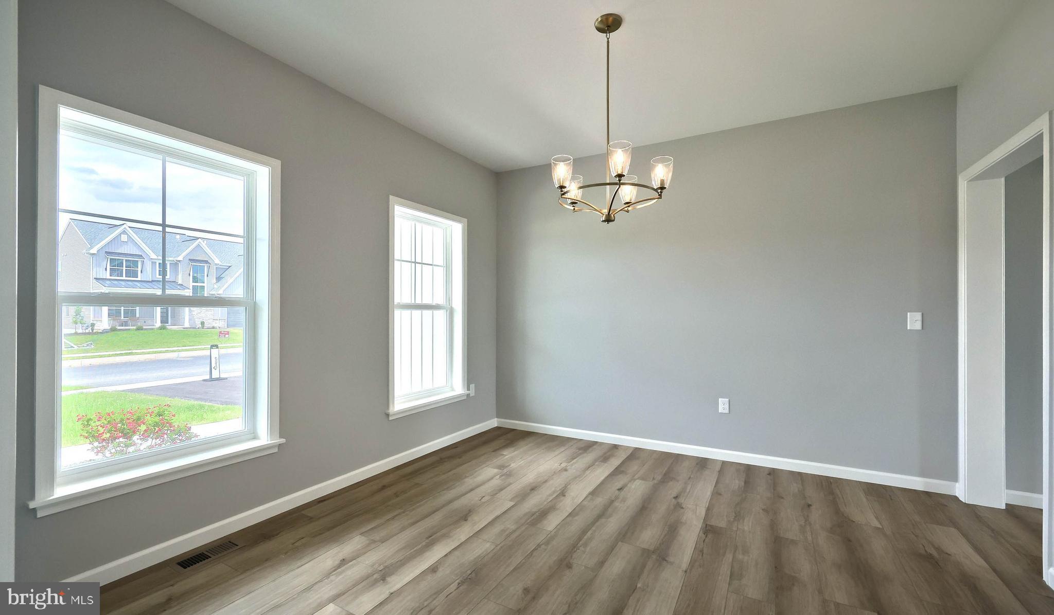 MOUNTAIN VIEW ESTATES - Residential