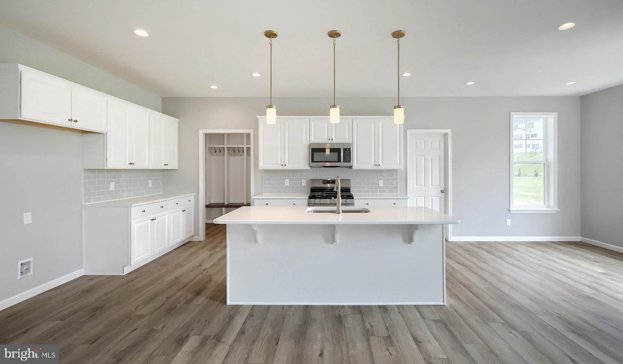 MOUNTAIN VIEW ESTATES - Residential