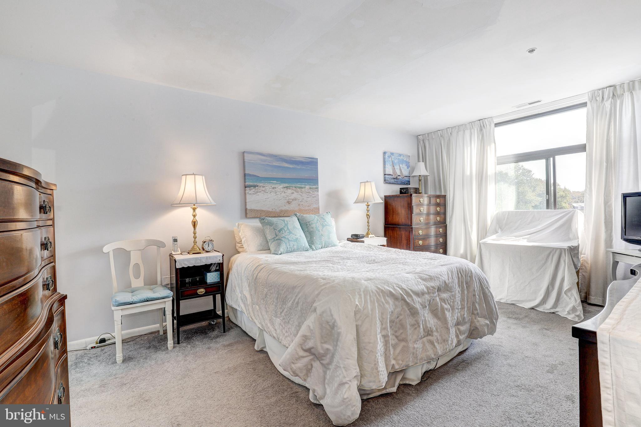 DULANEY TOWERS - Residential