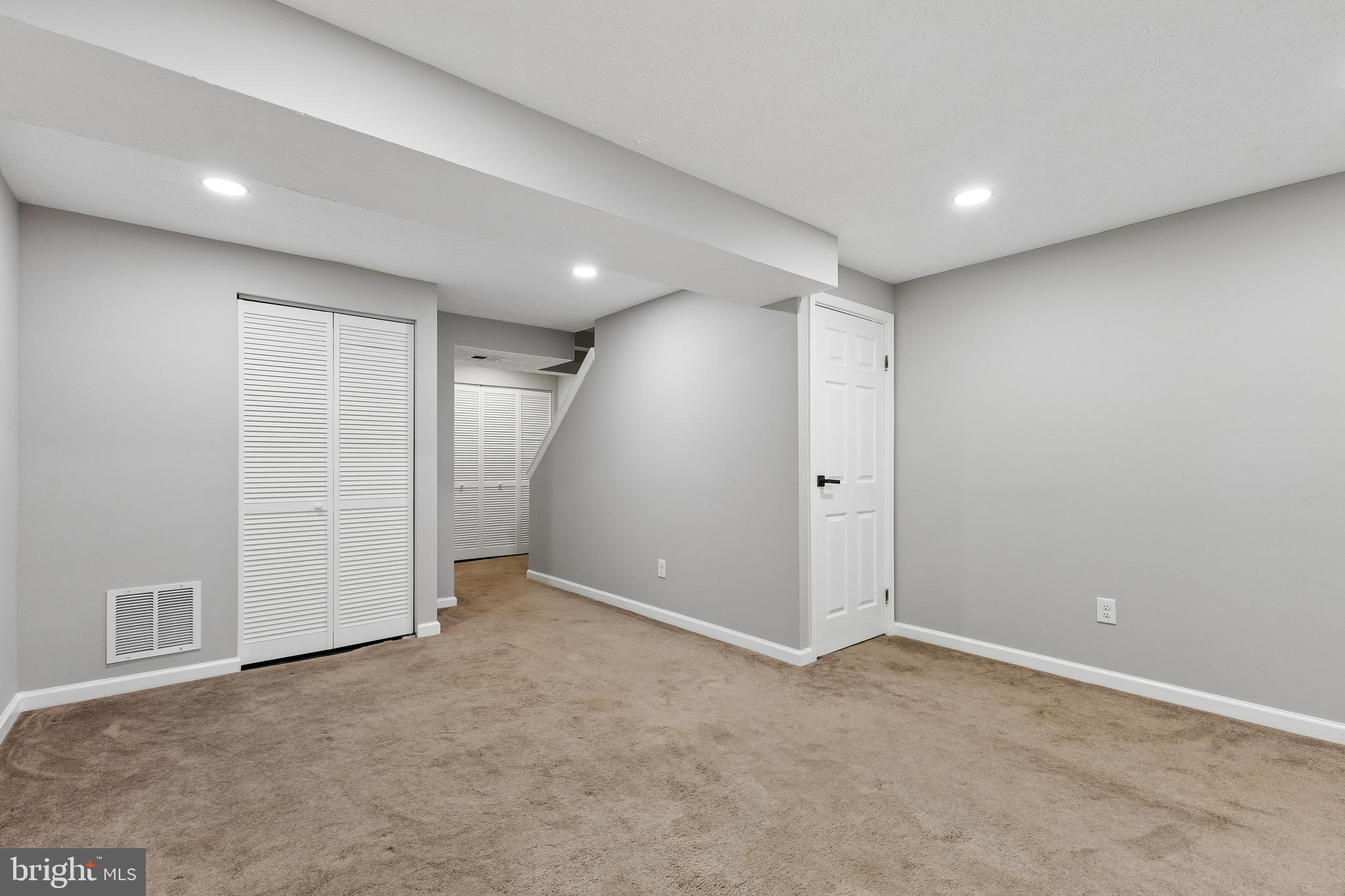 NEWINGTON FOREST - Residential
