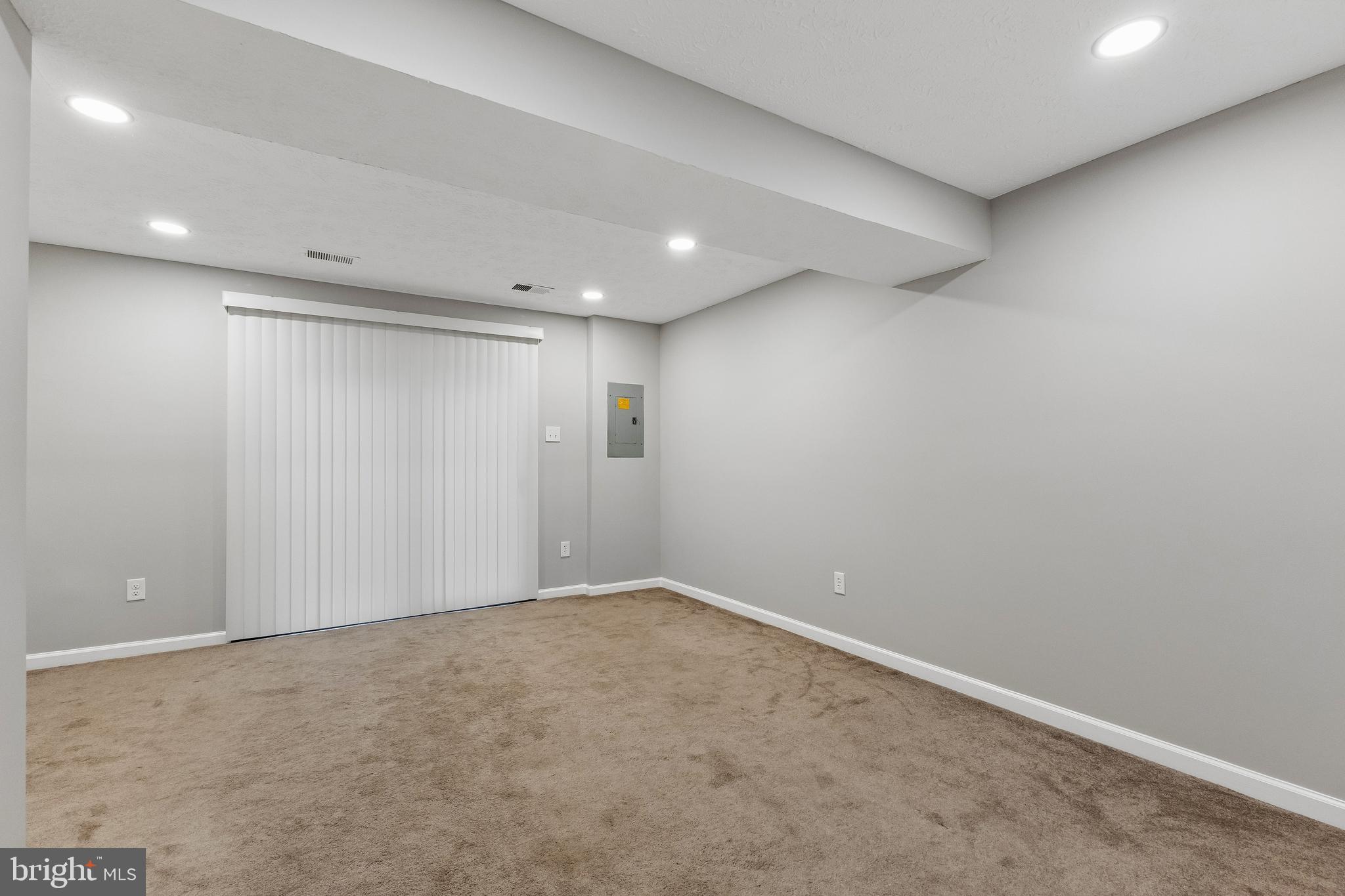 NEWINGTON FOREST - Residential