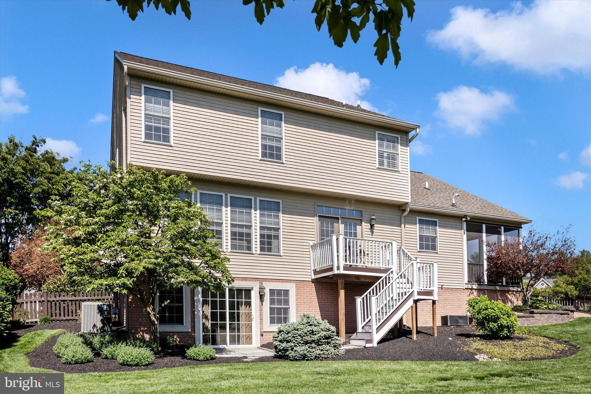 CREEKSIDE PARK - Residential