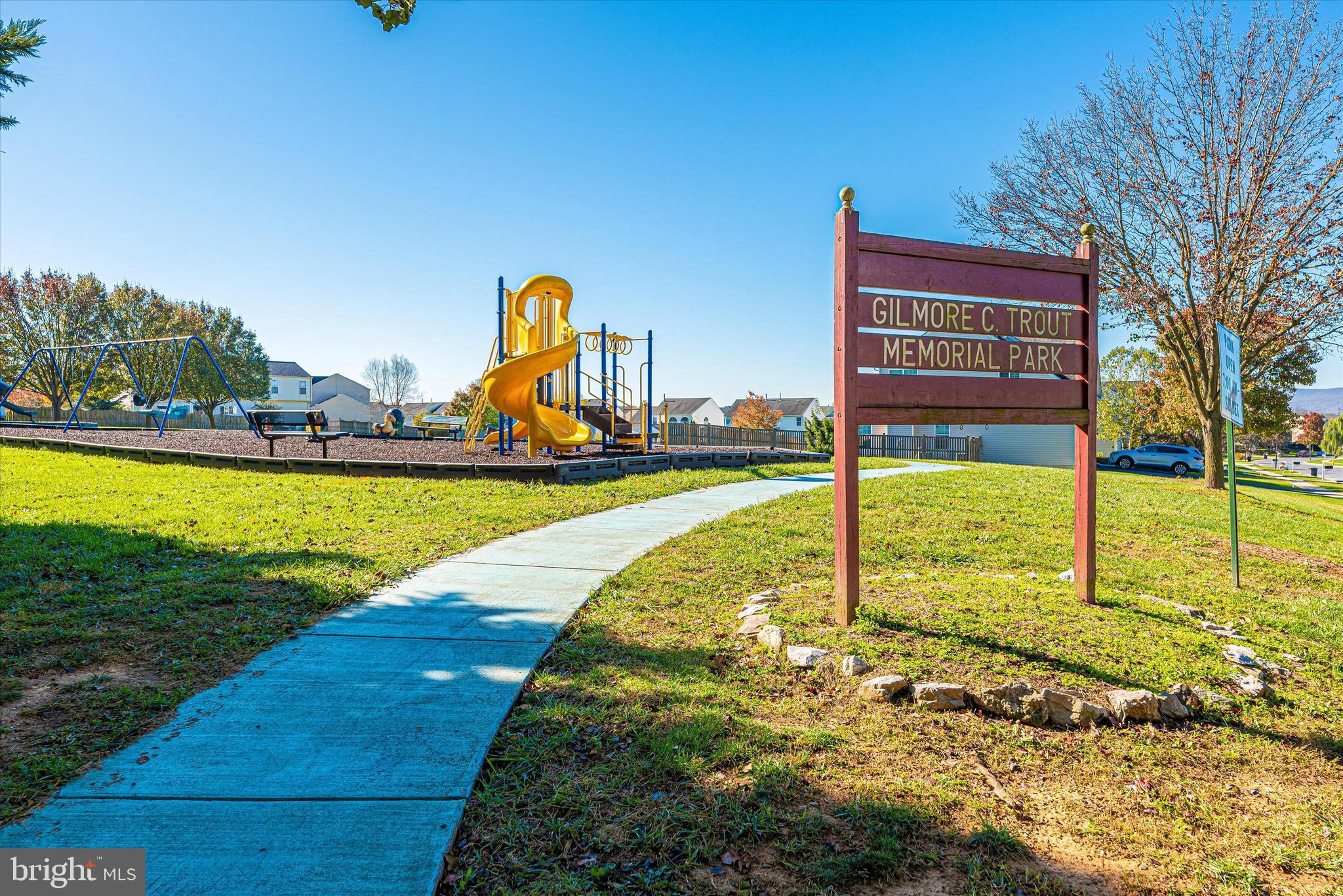 CREEKSIDE PARK - Residential