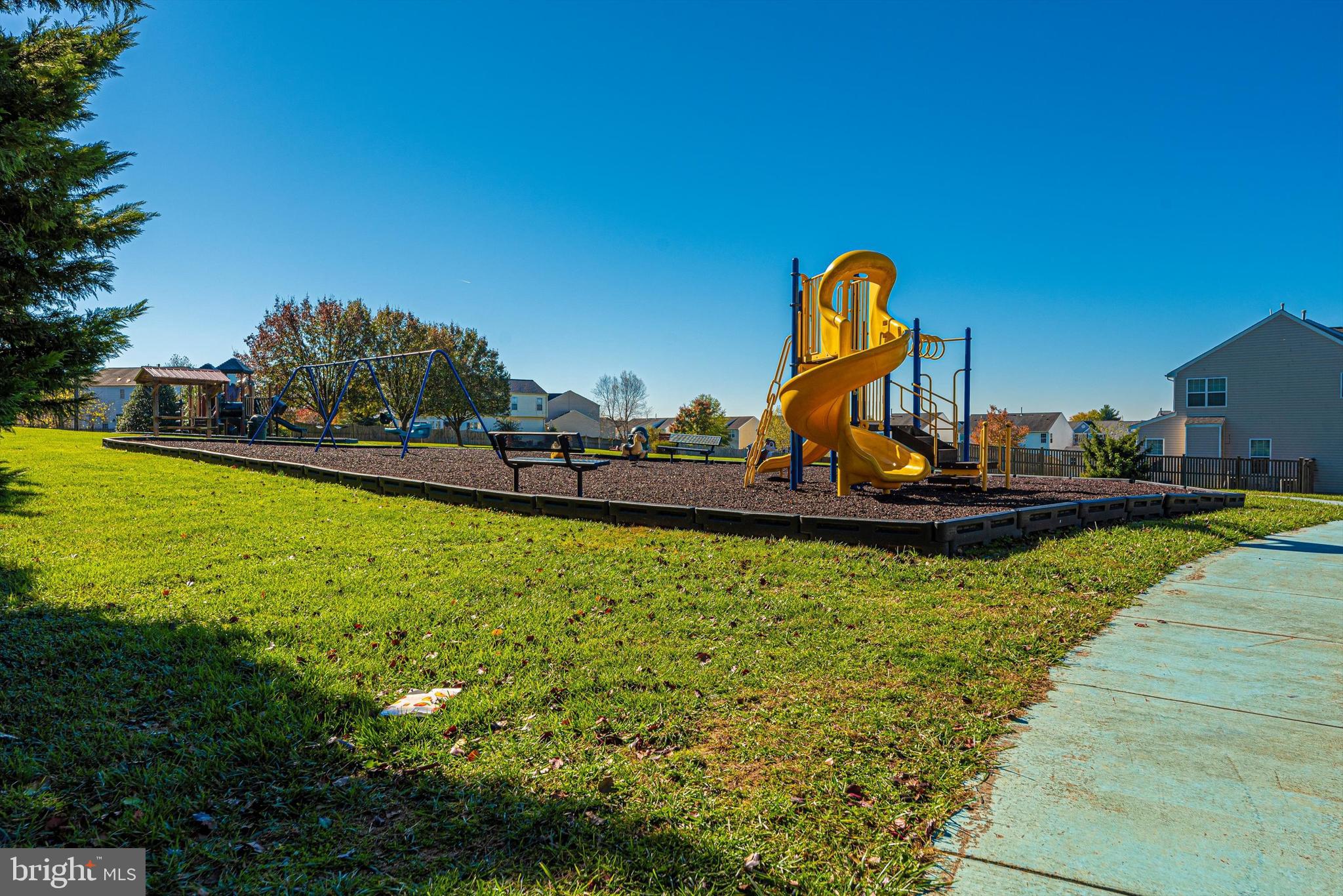 CREEKSIDE PARK - Residential