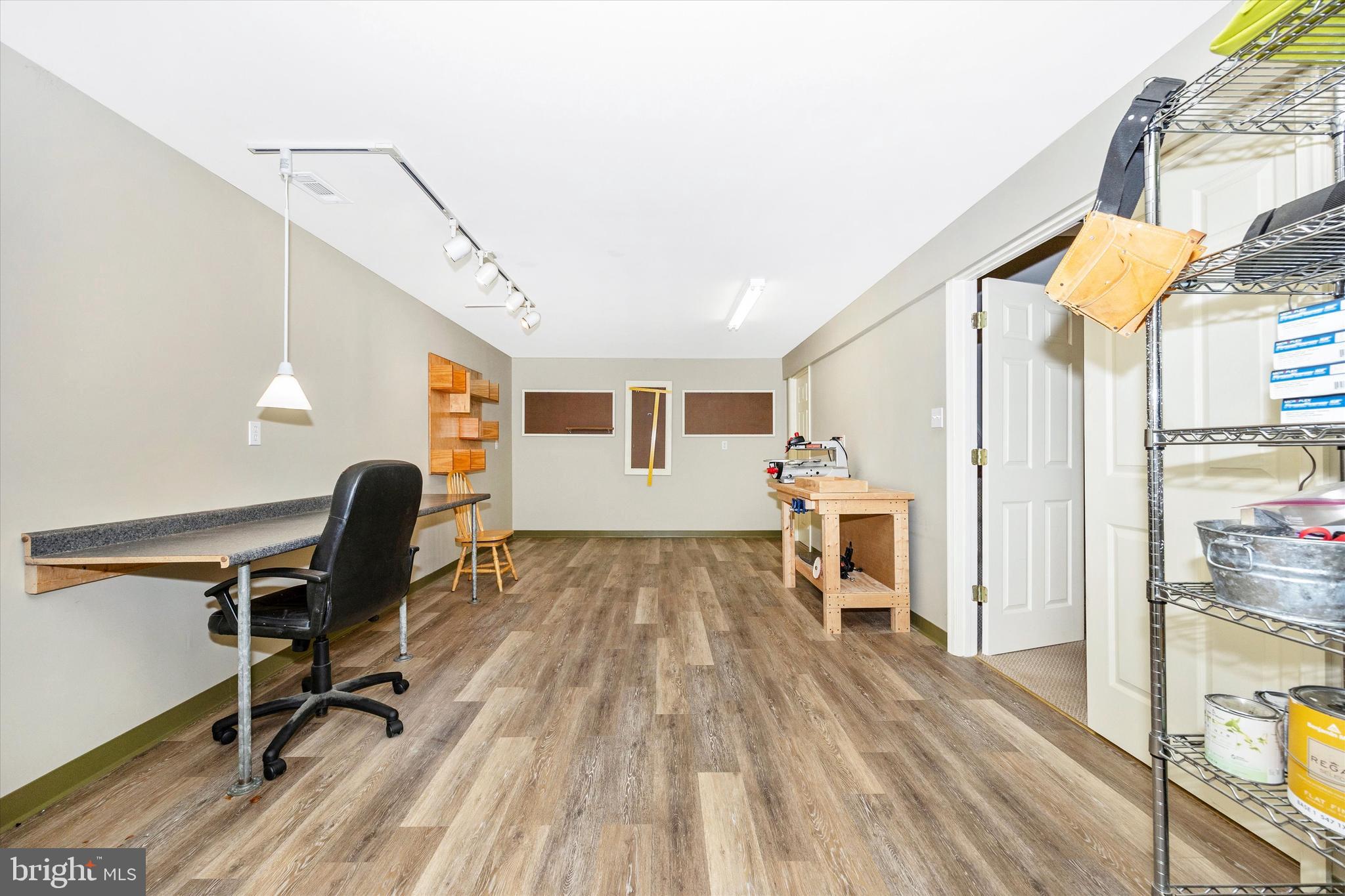 CREEKSIDE PARK - Residential