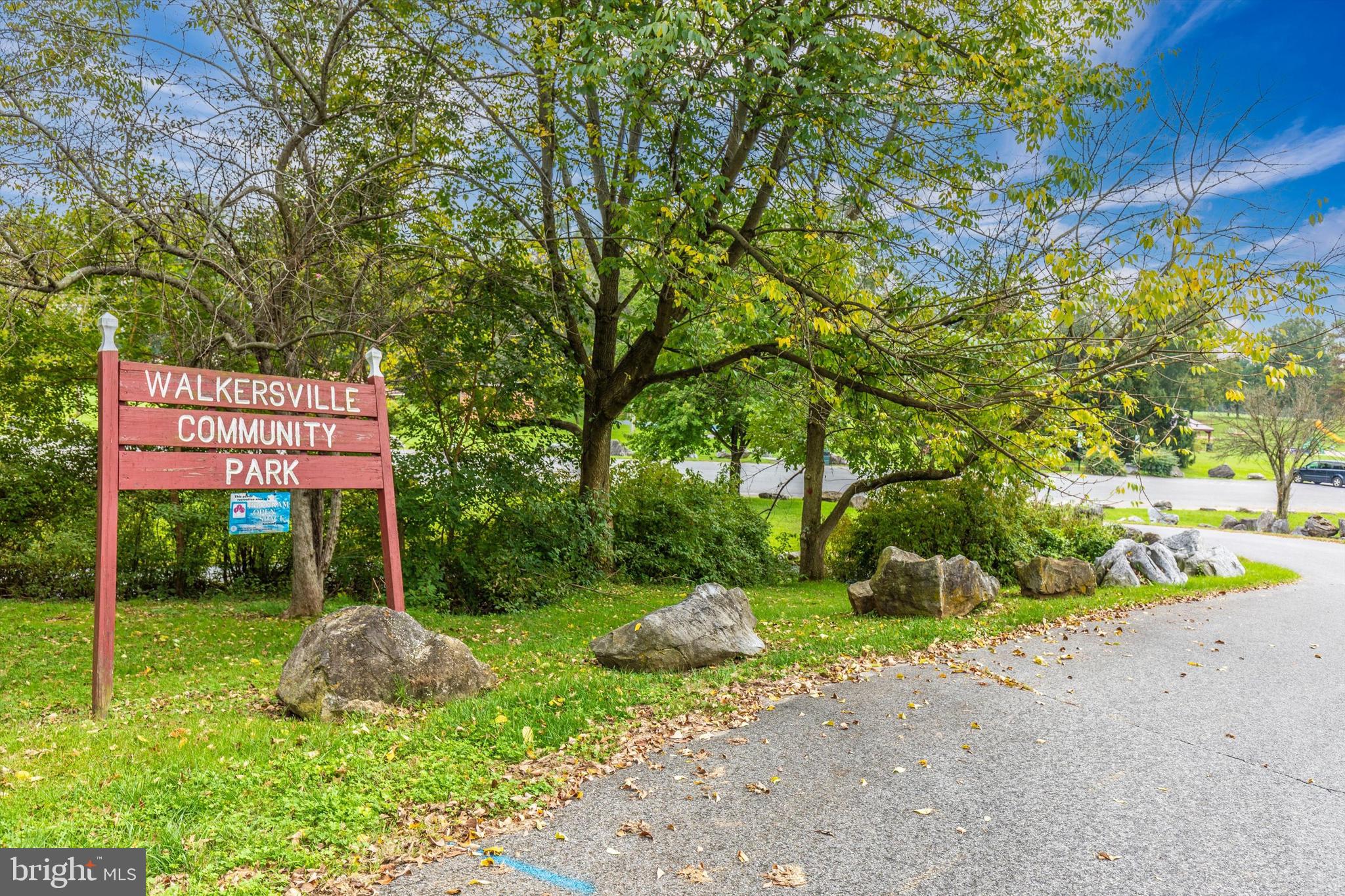 CREEKSIDE PARK - Residential