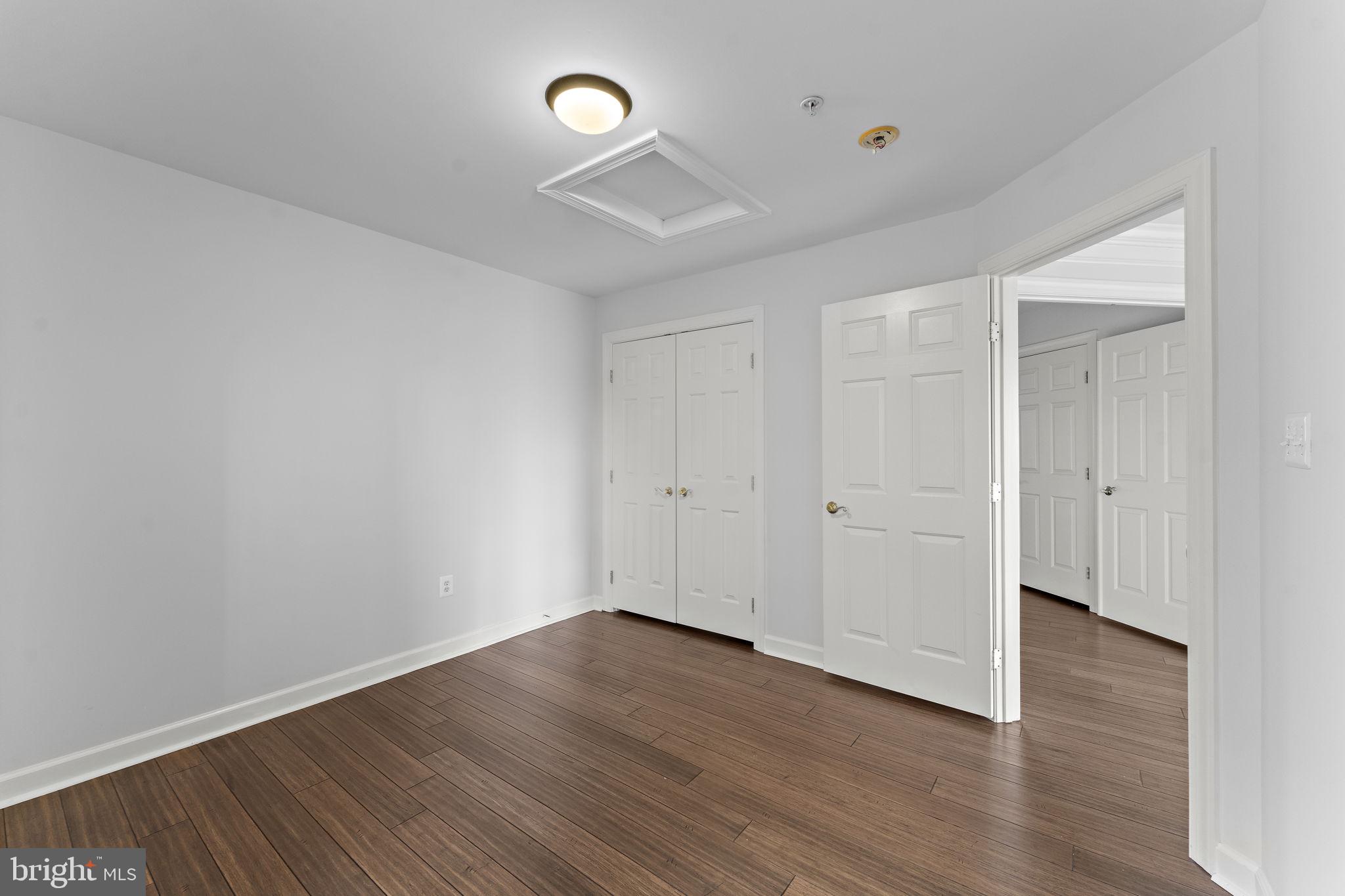 CHARLES HILL - Residential