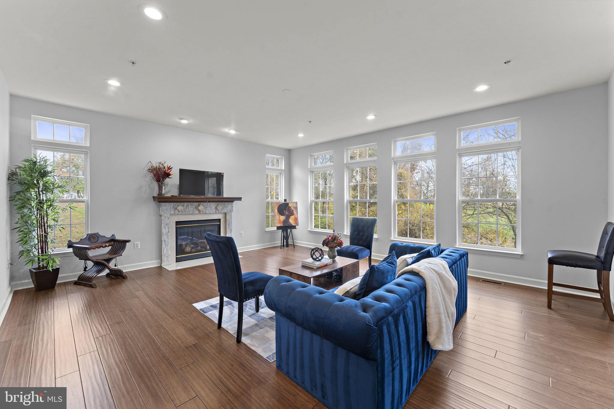 CHARLES HILL - Residential