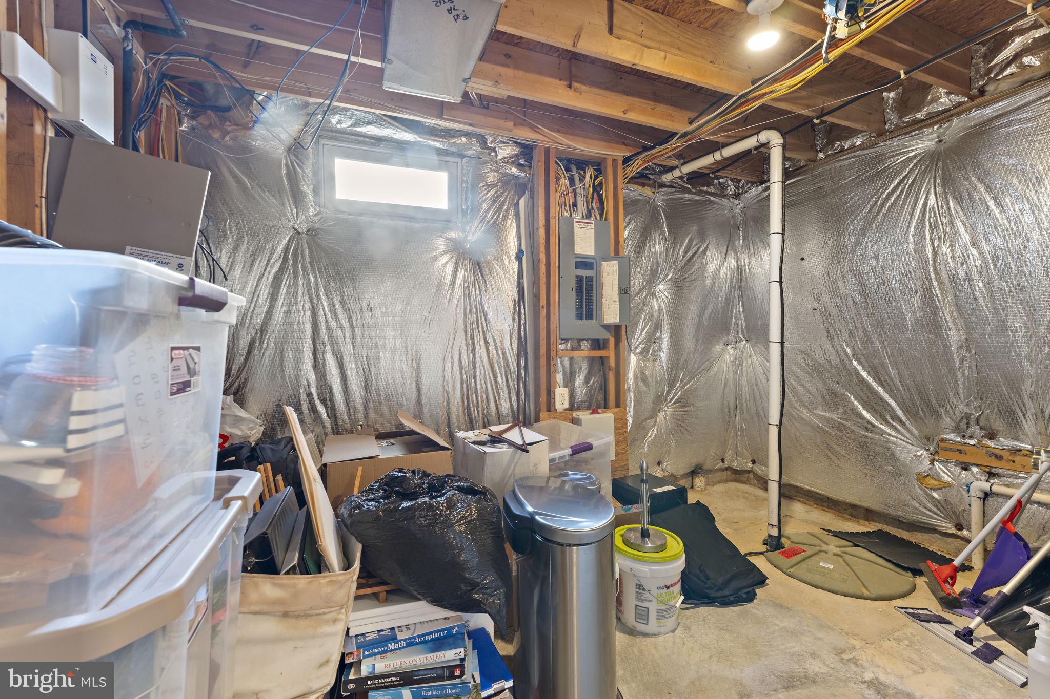 CHARLES HILL - Residential