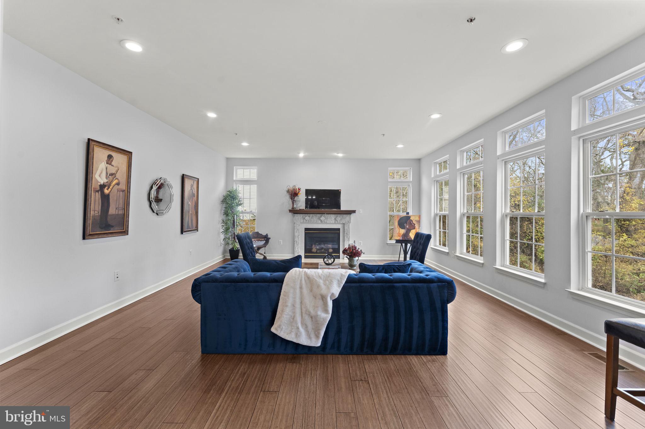 CHARLES HILL - Residential