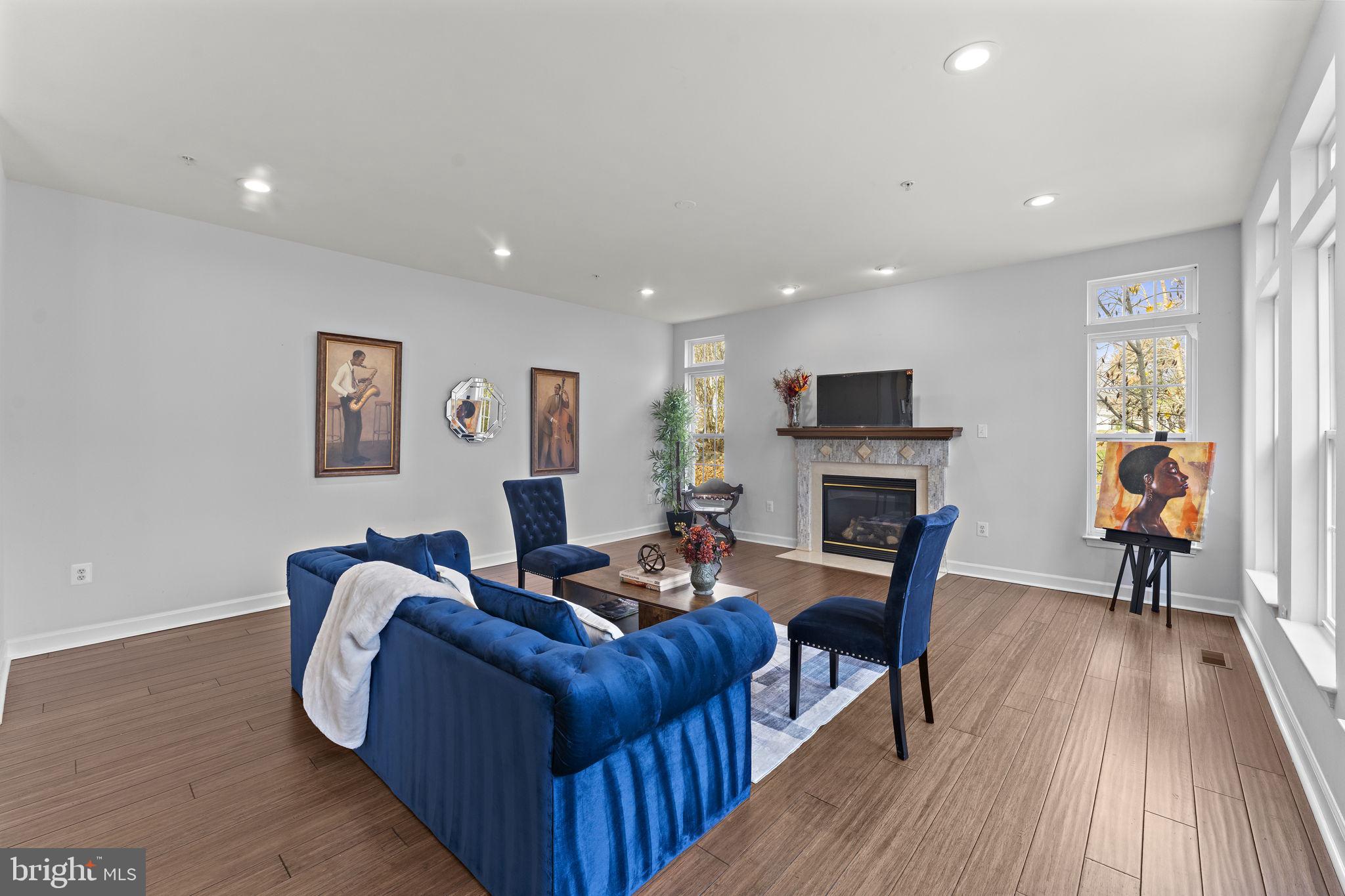 CHARLES HILL - Residential