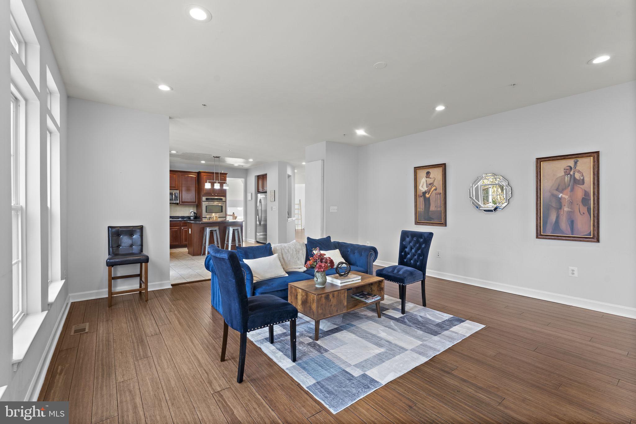 CHARLES HILL - Residential