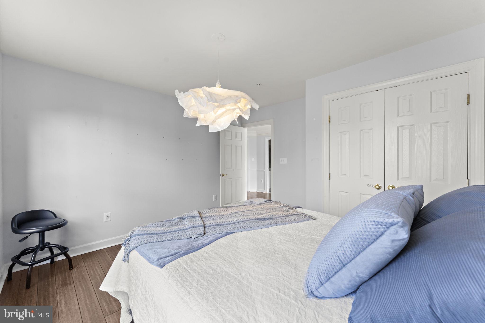 CHARLES HILL - Residential