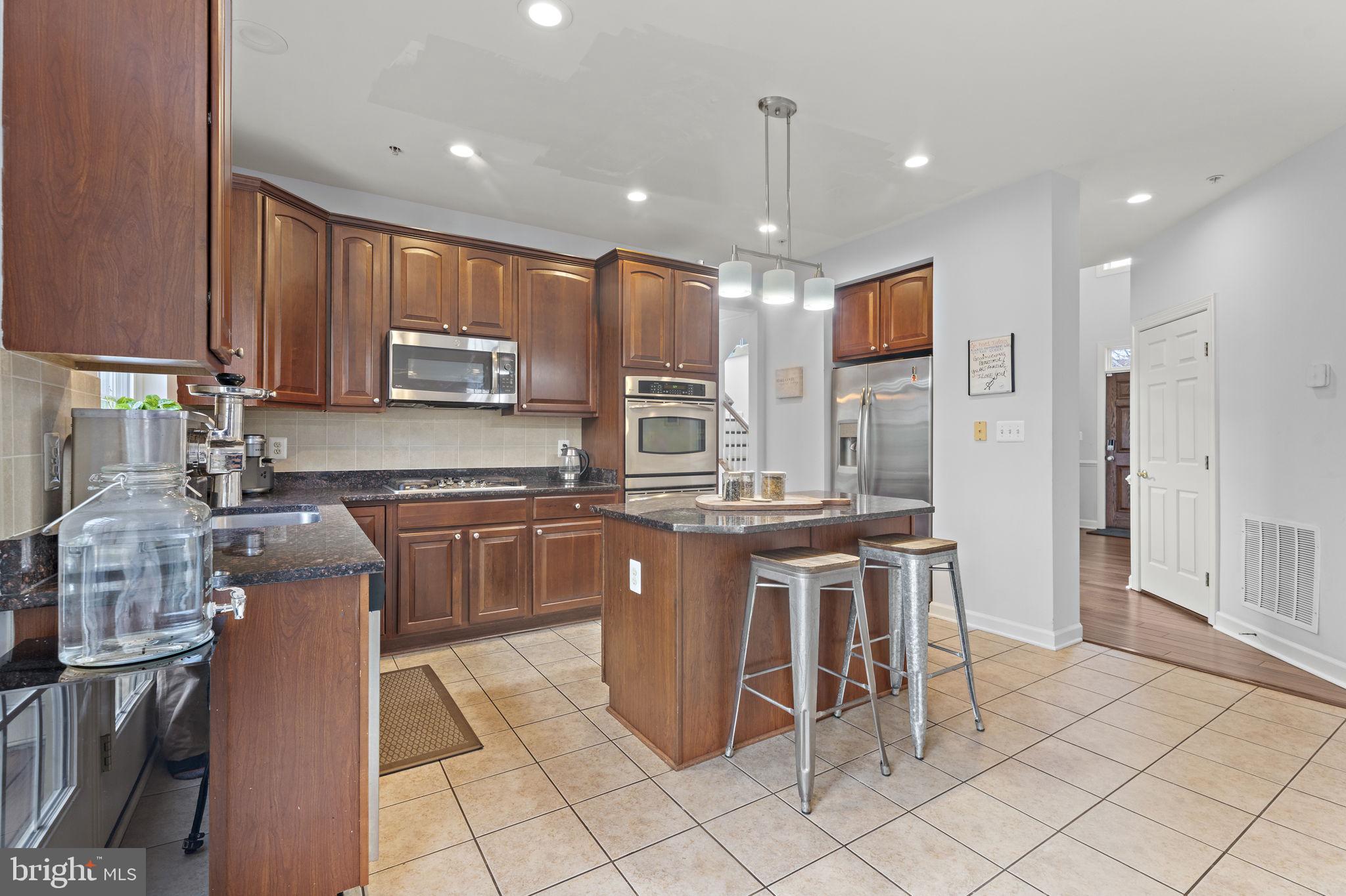 CHARLES HILL - Residential