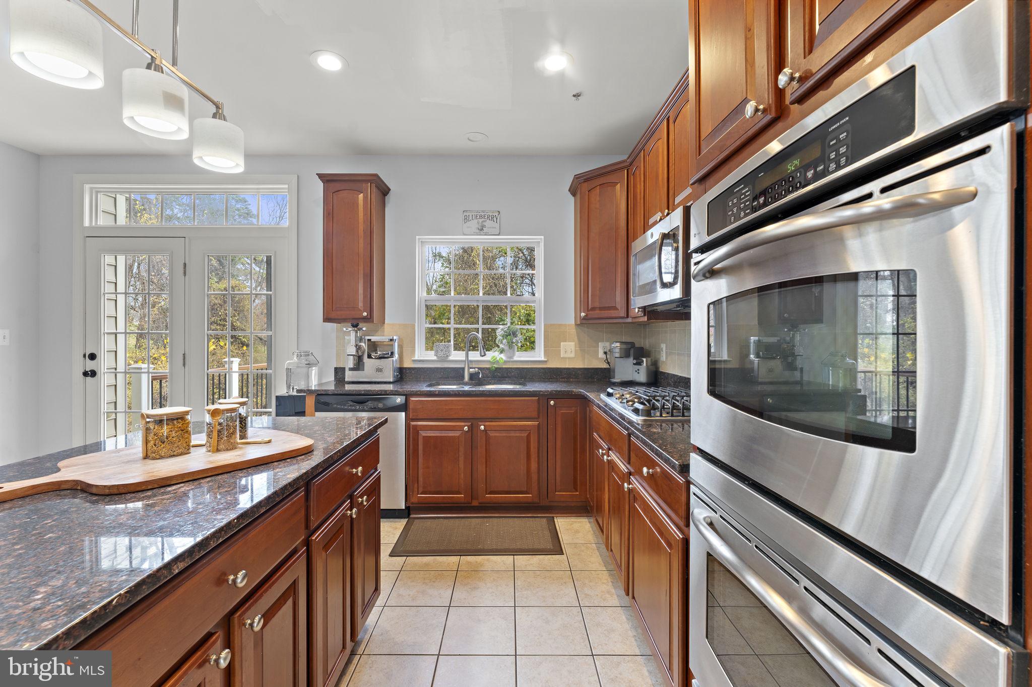 CHARLES HILL - Residential