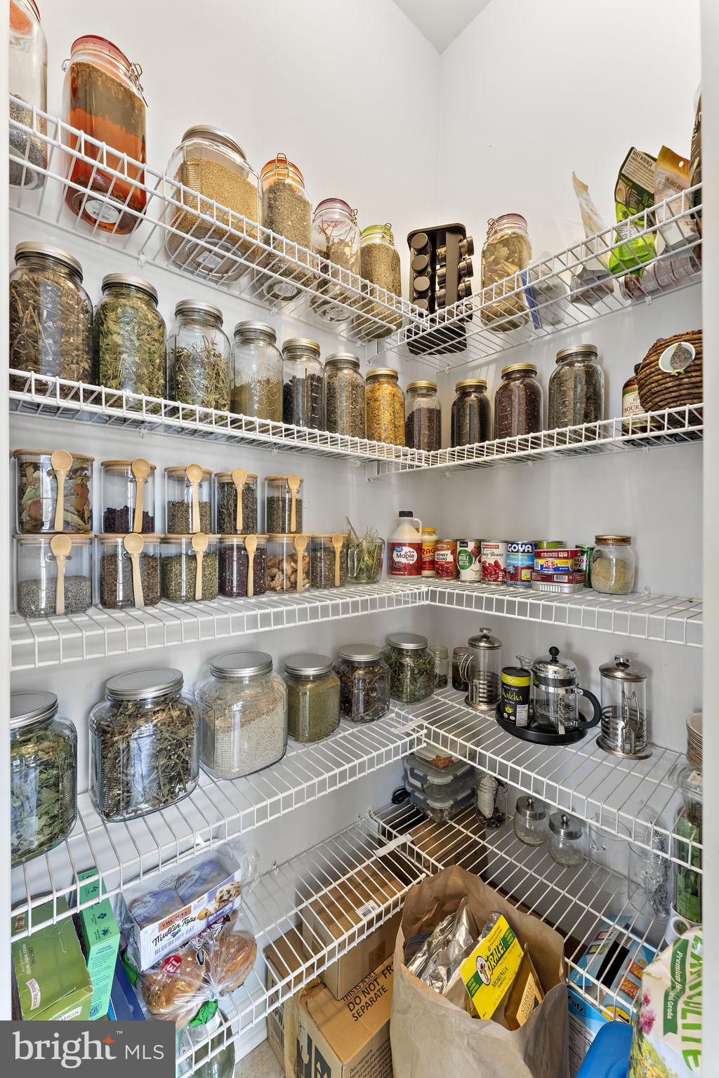 CHARLES HILL - Residential