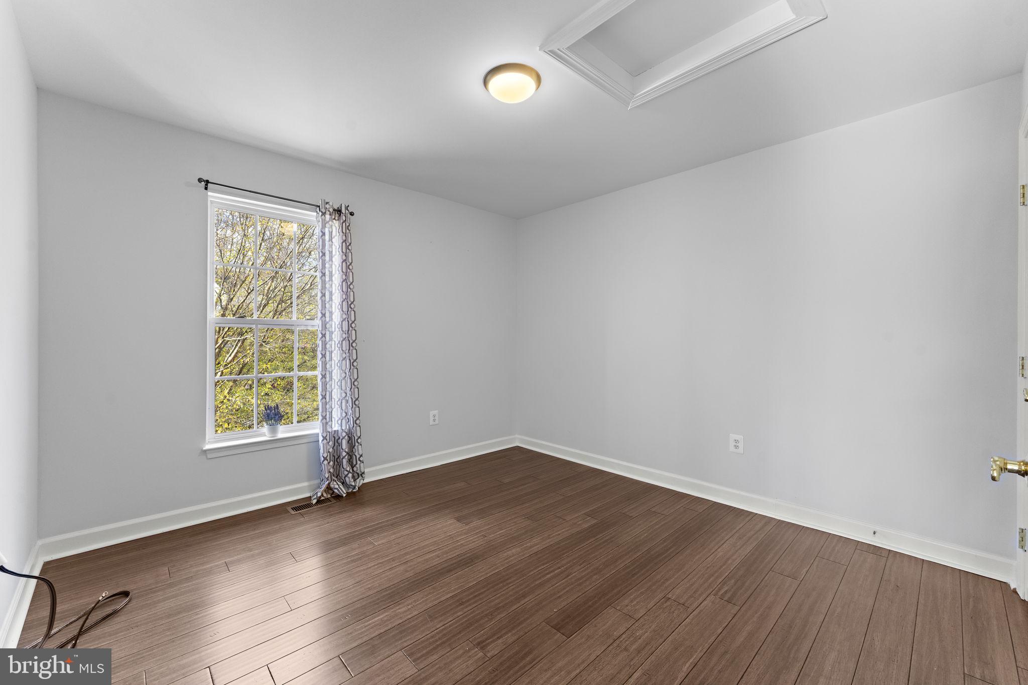 CHARLES HILL - Residential