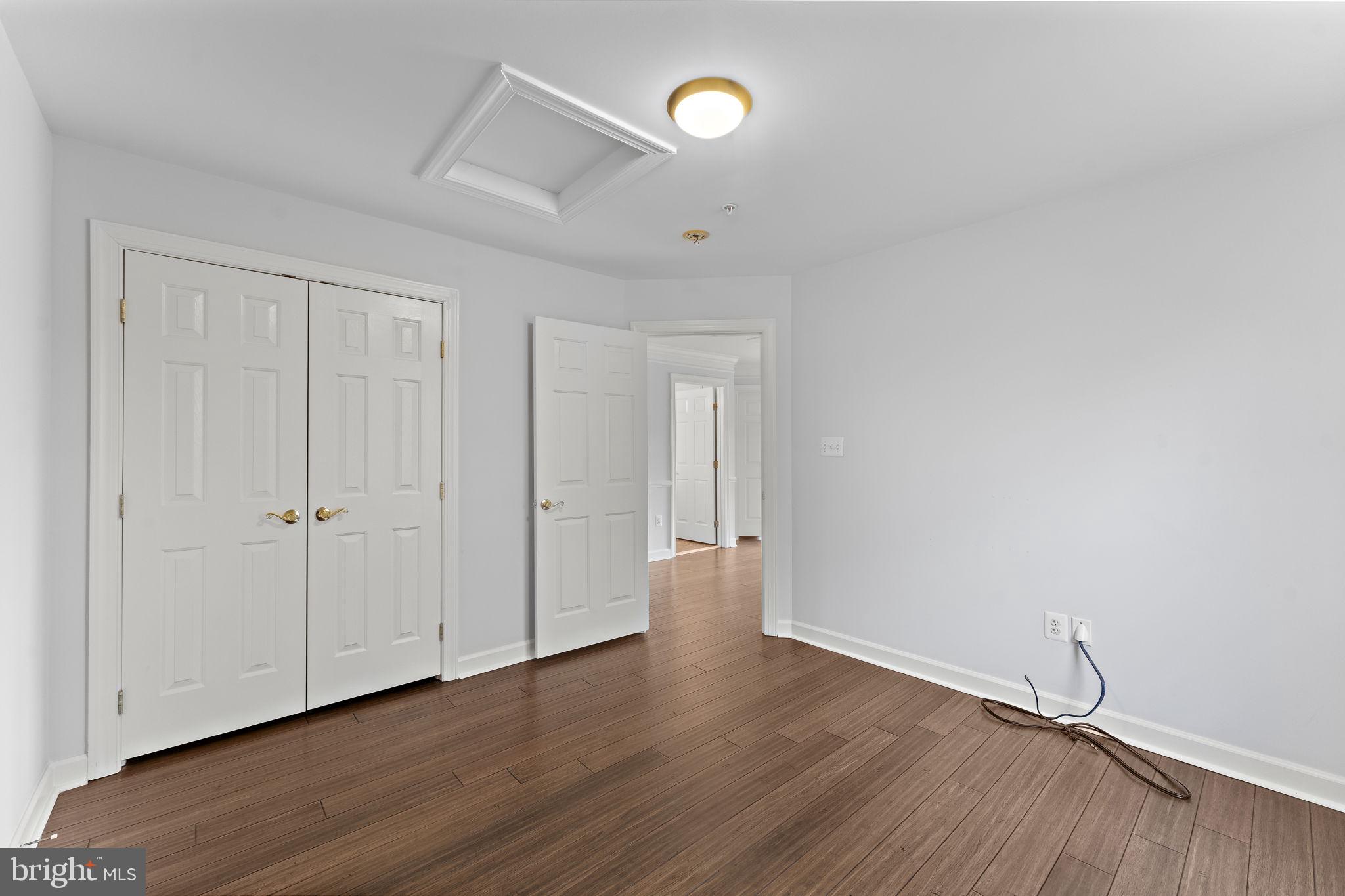 CHARLES HILL - Residential