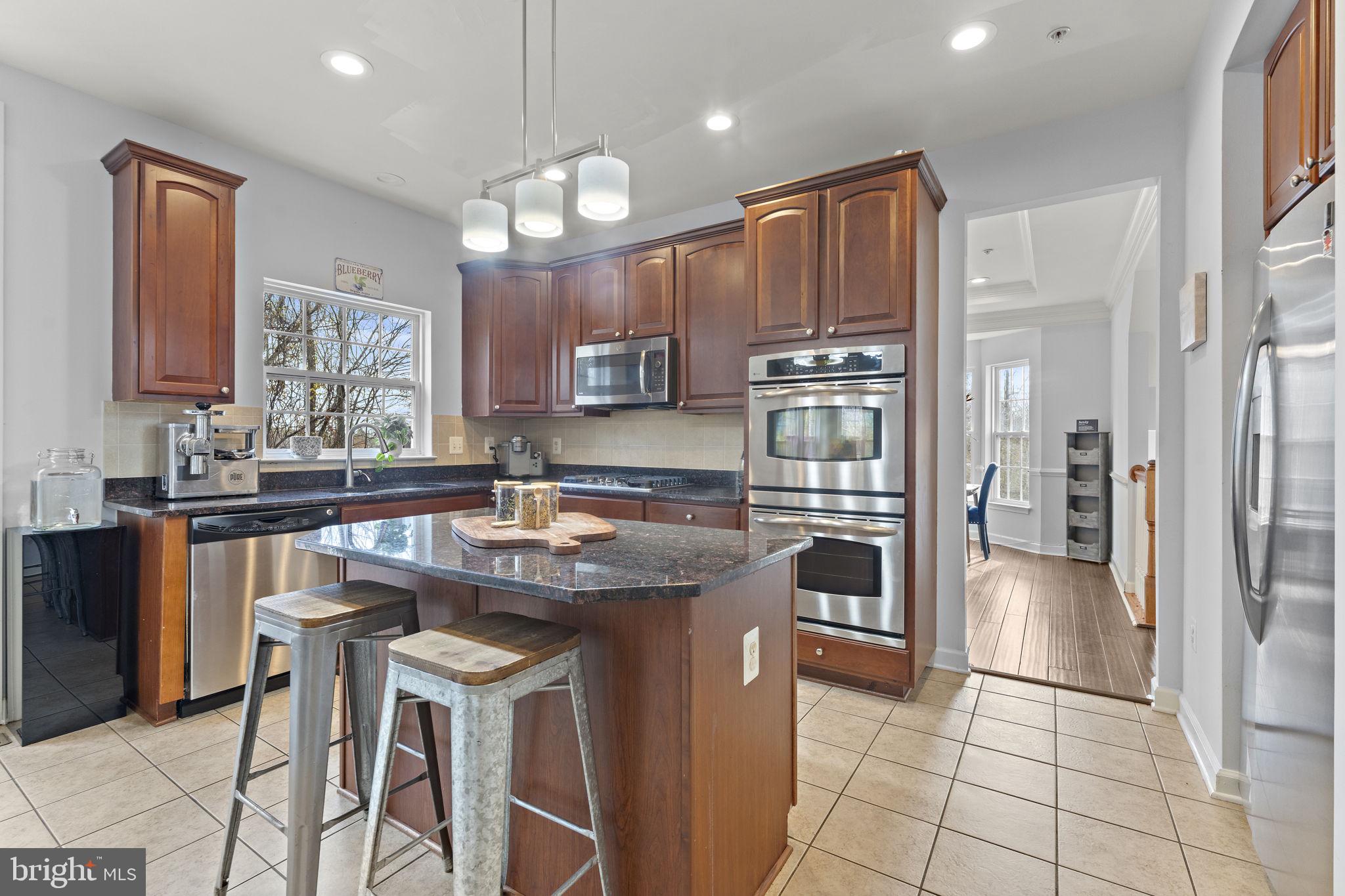 CHARLES HILL - Residential