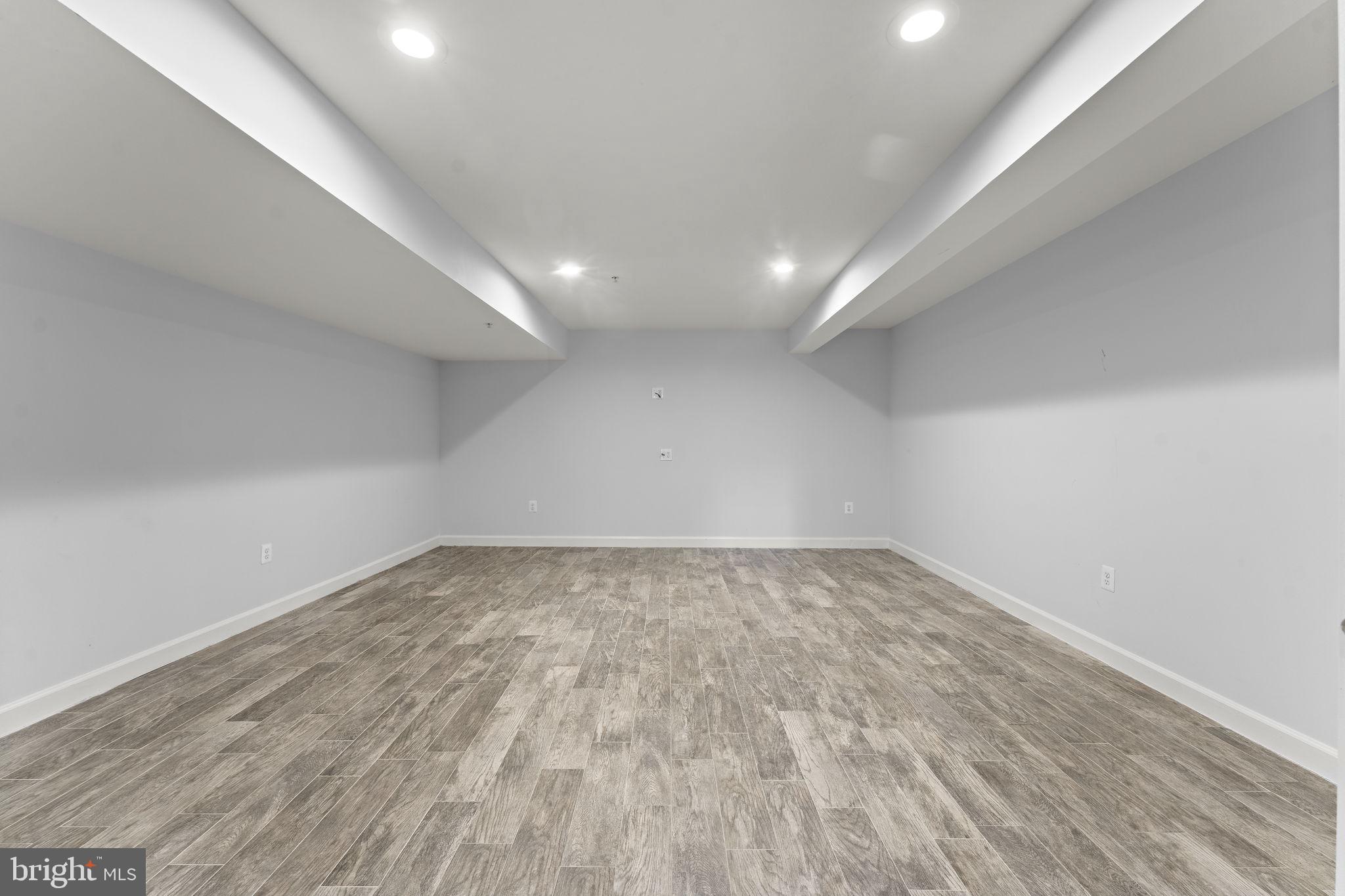 CHARLES HILL - Residential