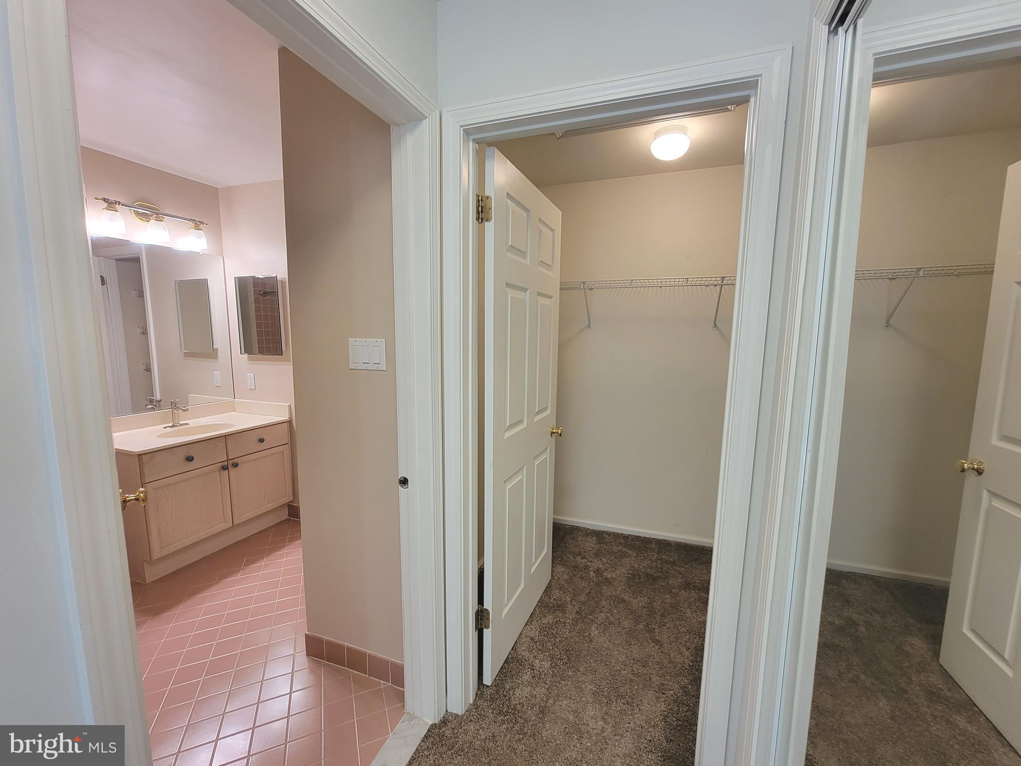 COUNTRY CROSSING - Residential